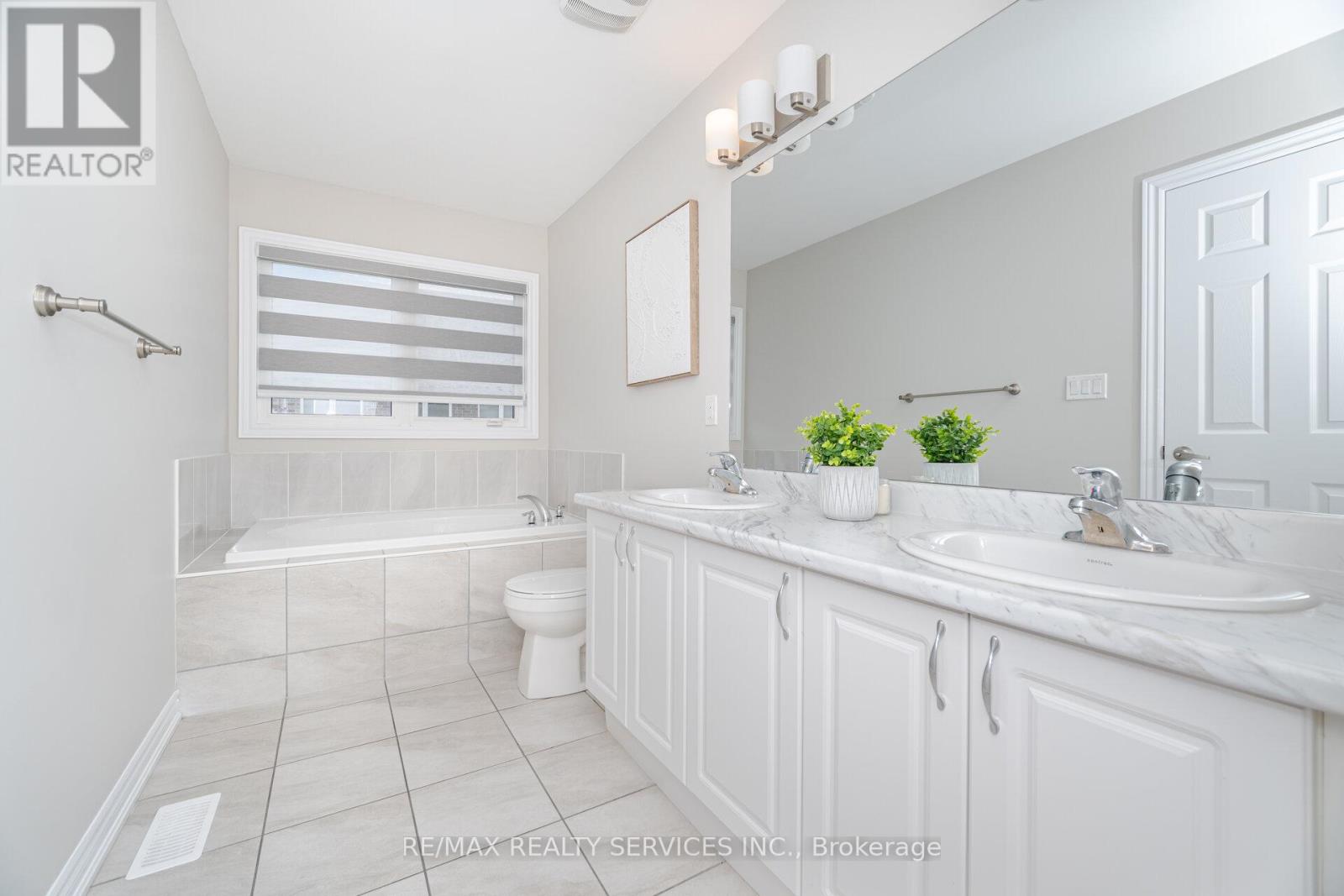 93 Royal Fern Crescent, Caledon, Ontario  L7C 4G9 - Photo 22 - W12206201