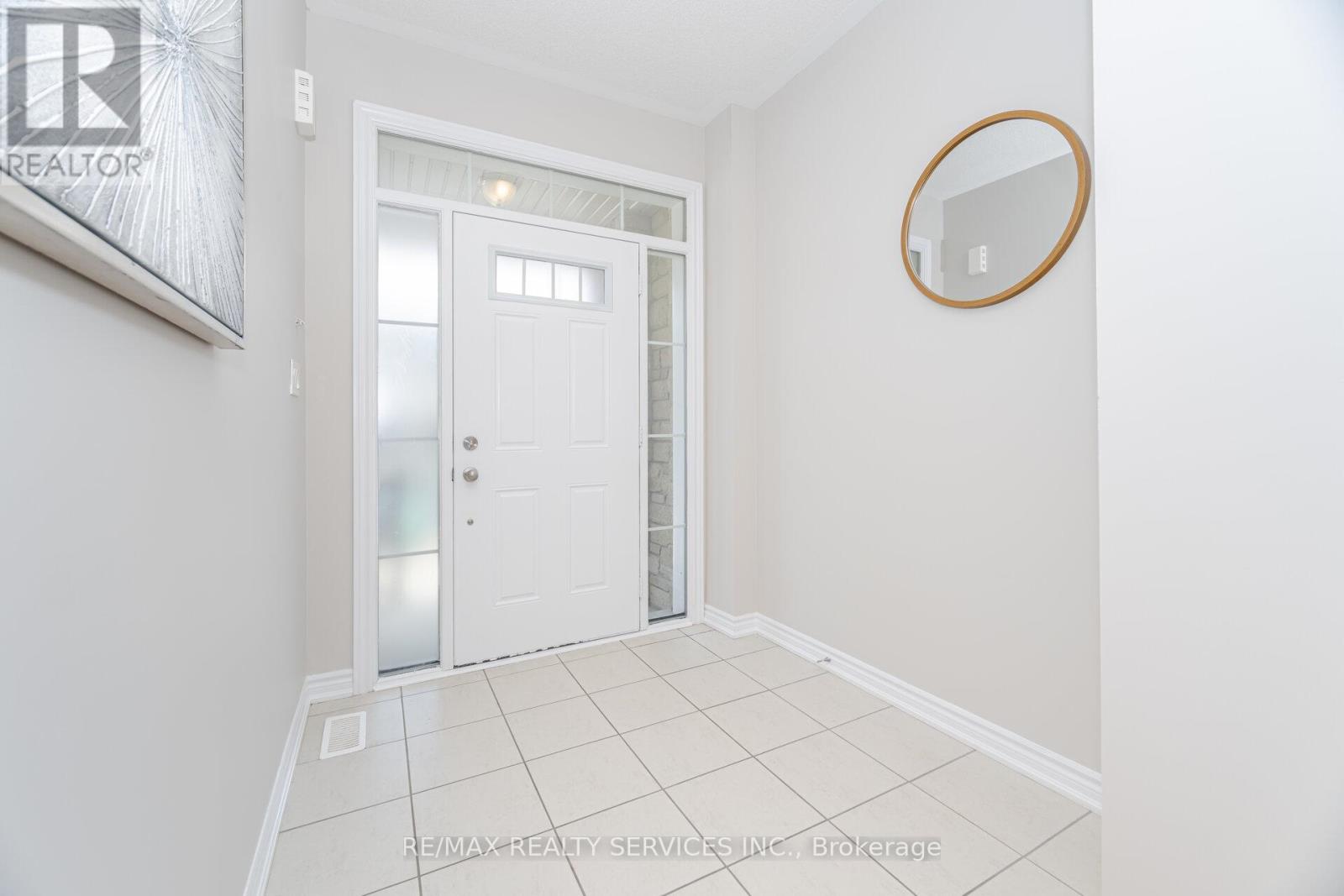 93 Royal Fern Crescent, Caledon, Ontario  L7C 4G9 - Photo 5 - W12206201