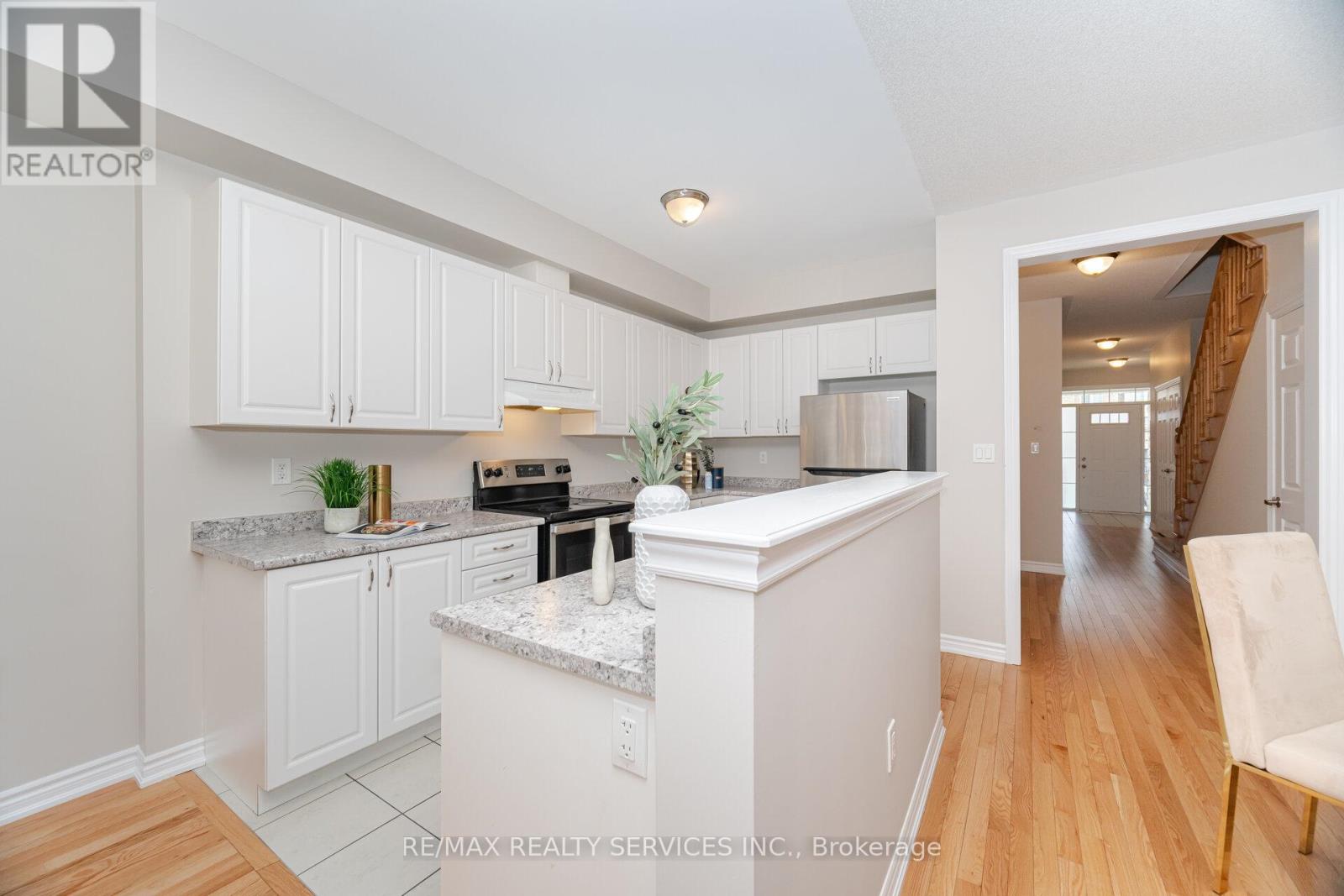 93 Royal Fern Crescent, Caledon, Ontario  L7C 4G9 - Photo 8 - W12206201