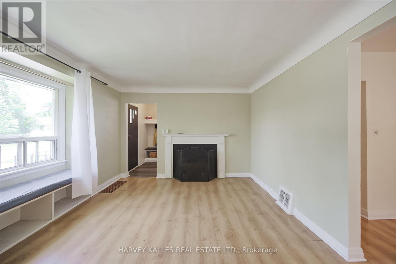 247 Jennings Crescent, Oakville, Ontario  L6L 1W2 - Photo 15 - W12206204