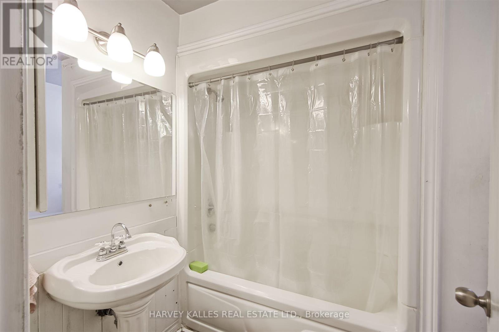 247 Jennings Crescent, Oakville, Ontario  L6L 1W2 - Photo 30 - W12206204