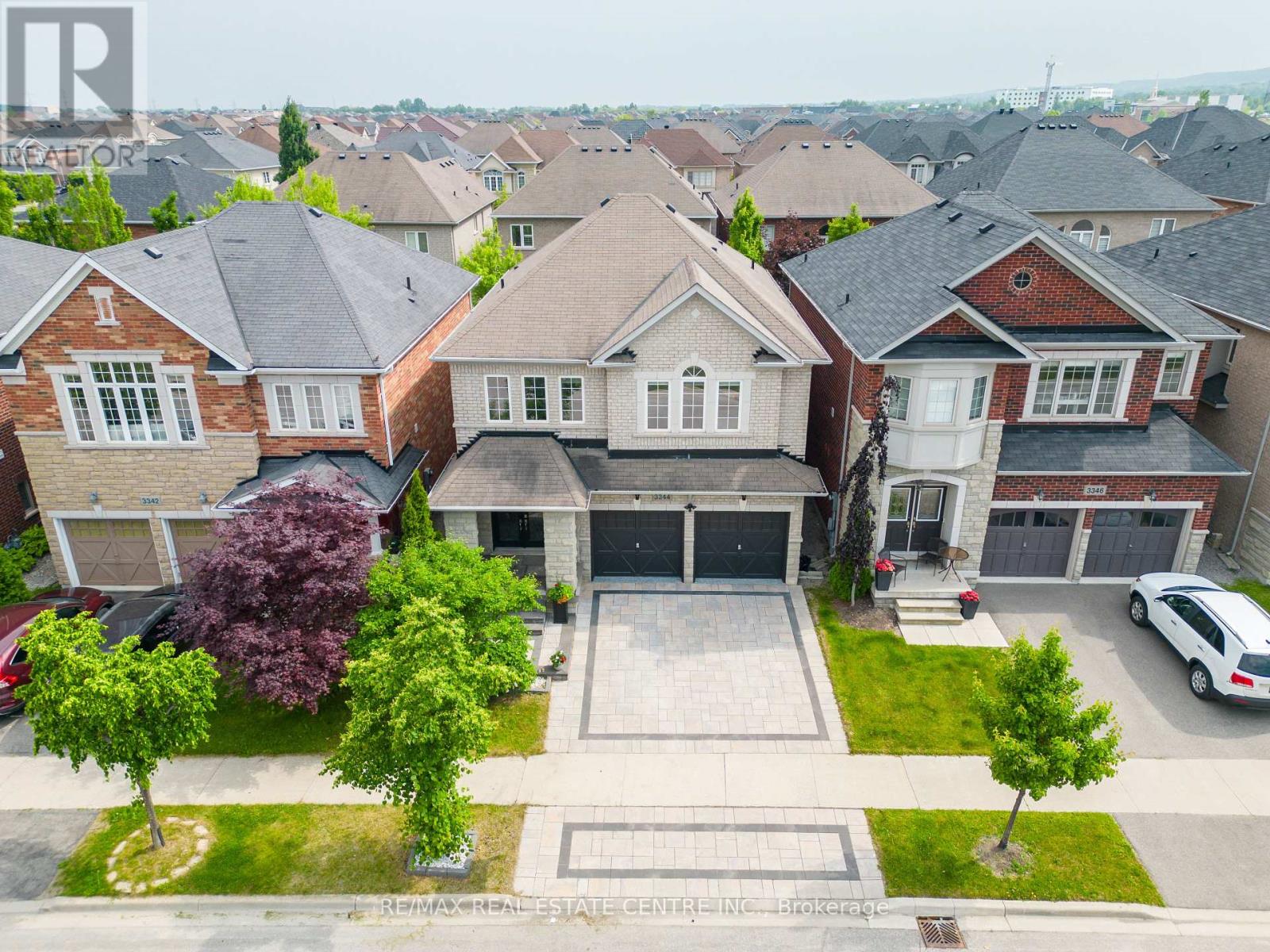 3344 Pottery Drive, Burlington, Ontario  L7M 0L3 - Photo 1 - W12206228