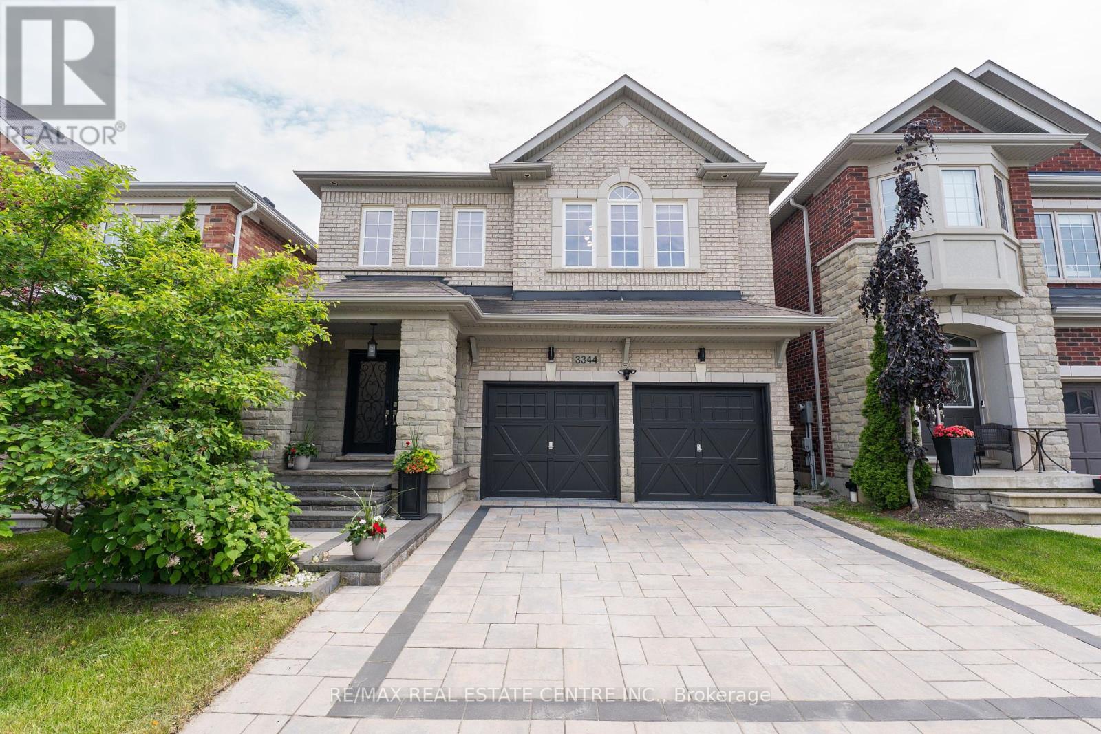 3344 Pottery Drive, Burlington, Ontario  L7M 0L3 - Photo 2 - W12206228
