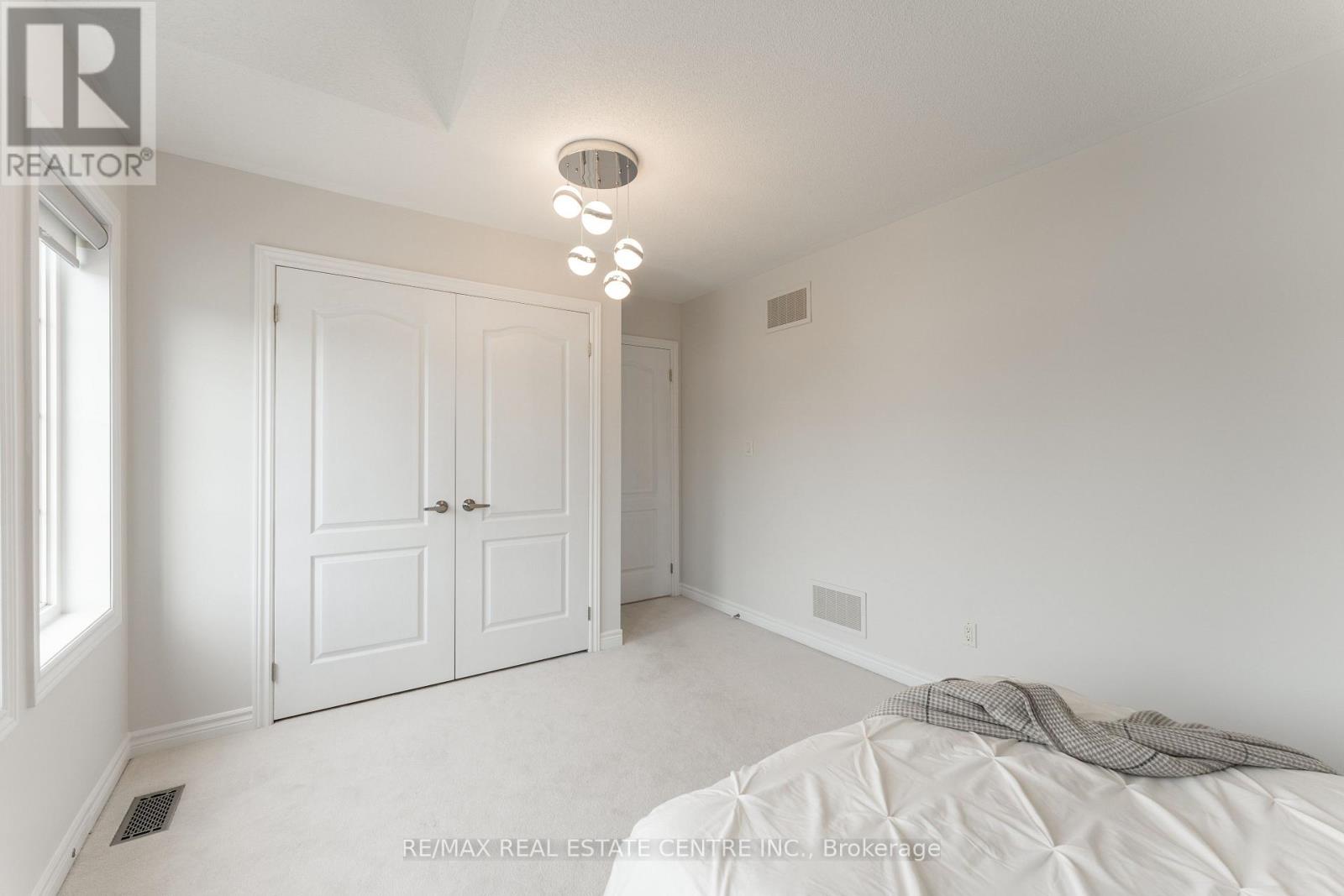 3344 Pottery Drive, Burlington, Ontario  L7M 0L3 - Photo 32 - W12206228