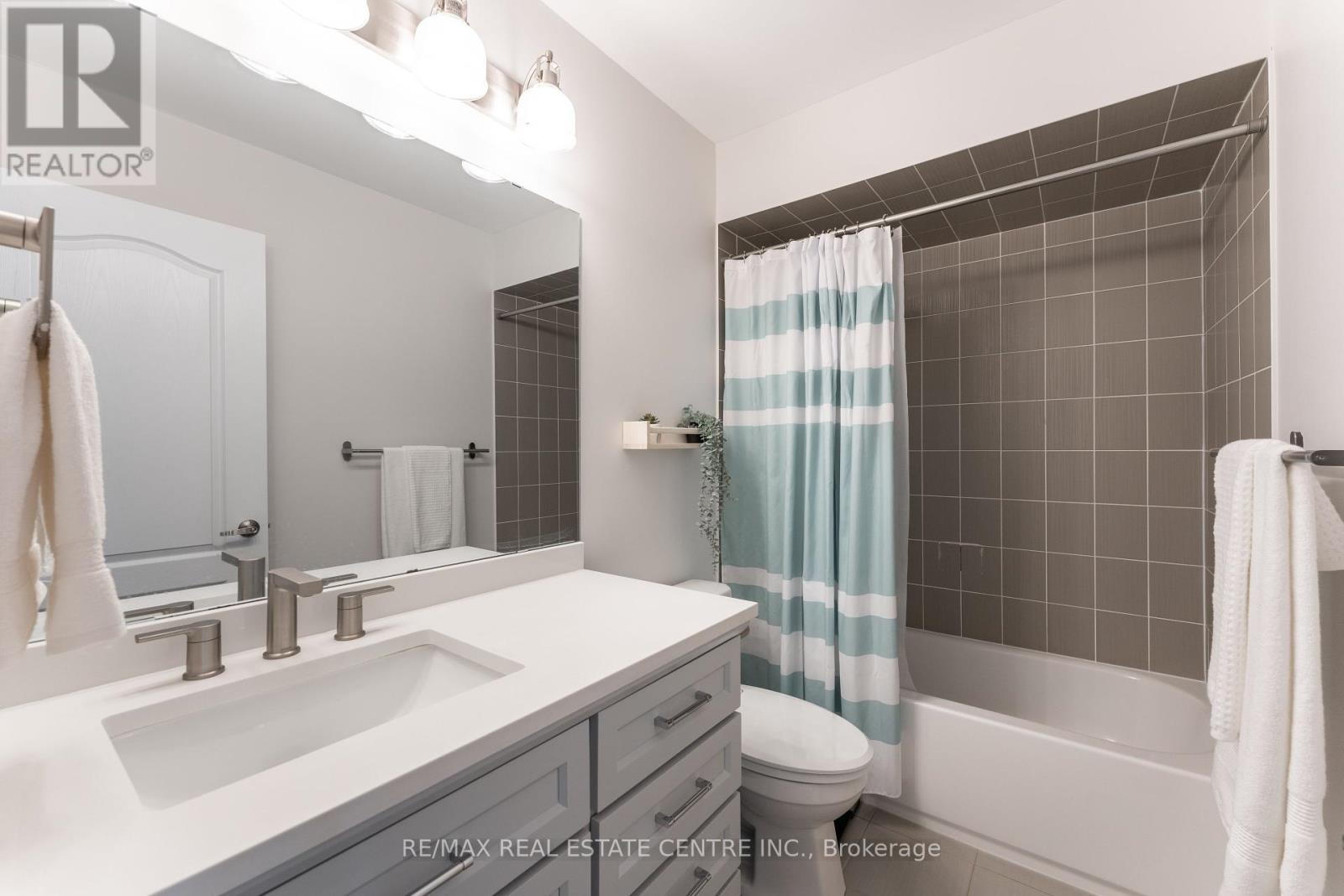 3344 Pottery Drive, Burlington, Ontario  L7M 0L3 - Photo 33 - W12206228