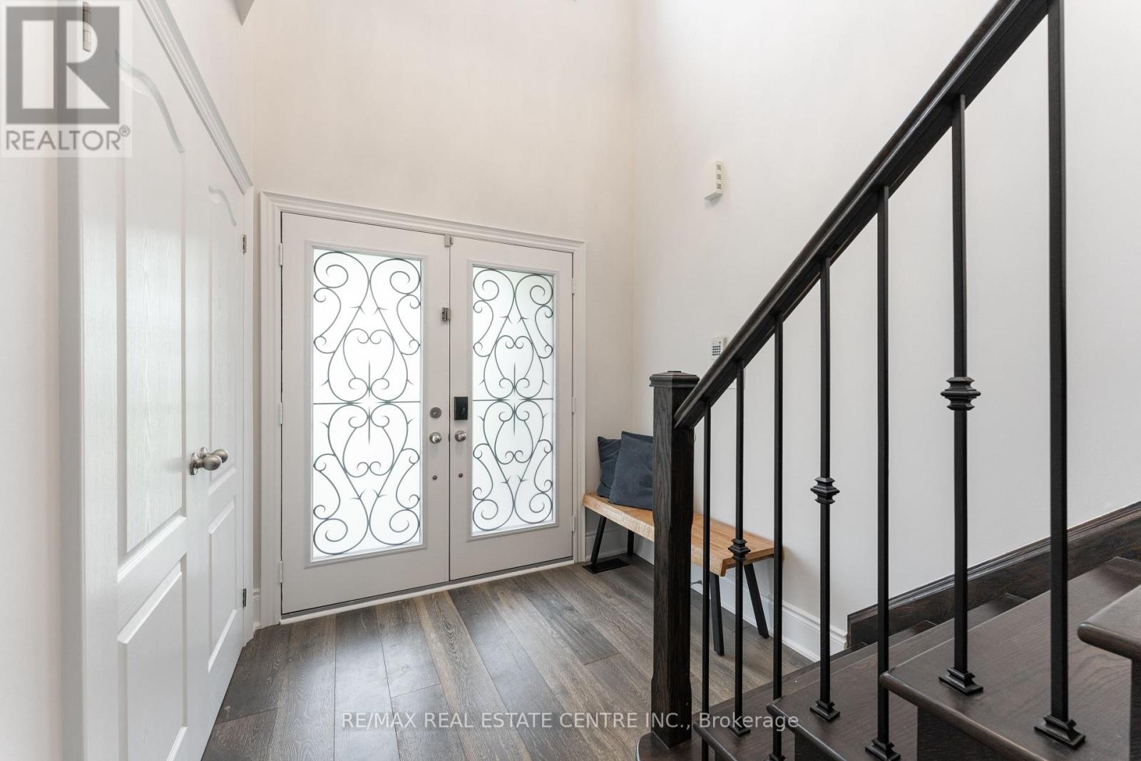 3344 Pottery Drive, Burlington, Ontario  L7M 0L3 - Photo 4 - W12206228