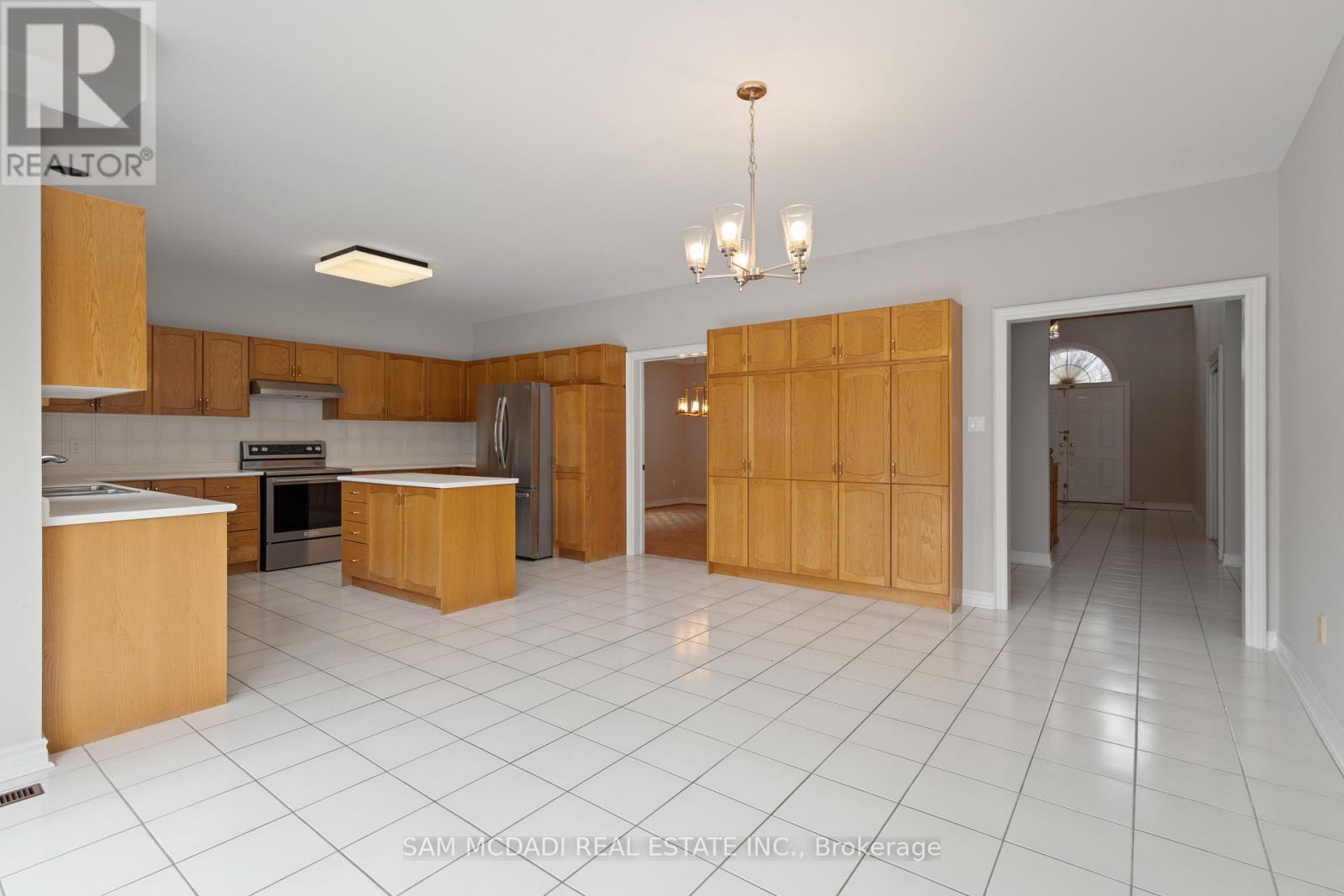 2221 Robinwood Court, Mississauga, Ontario  L5M 5B8 - Photo 11 - W12206249