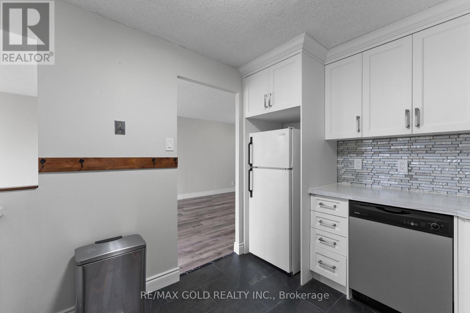 413 - 61 Markbrook Lane, Toronto, Ontario  M9V 5E7 - Photo 18 - W12206266