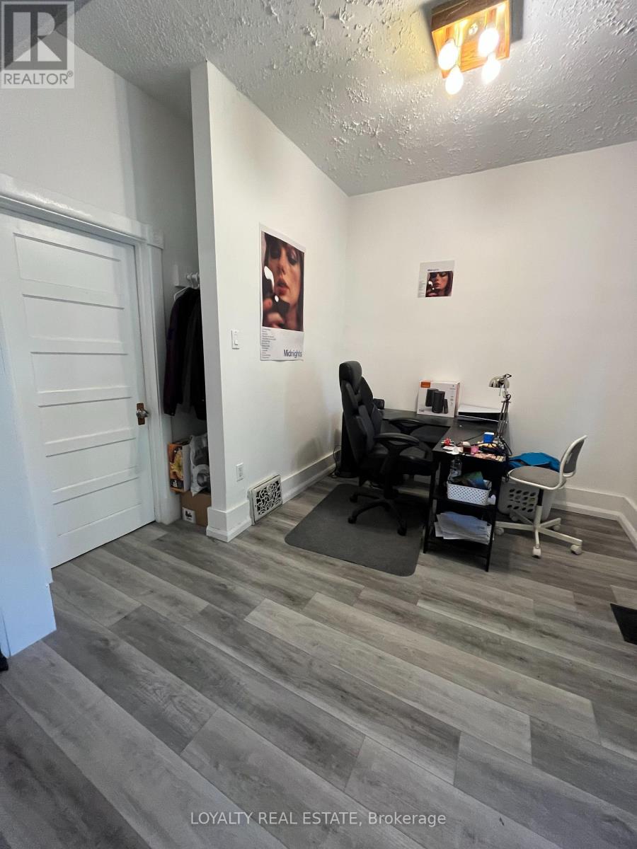 194 Victoria Street, Kingston, Ontario  K7L 3Y8 - Photo 1 - X12205325