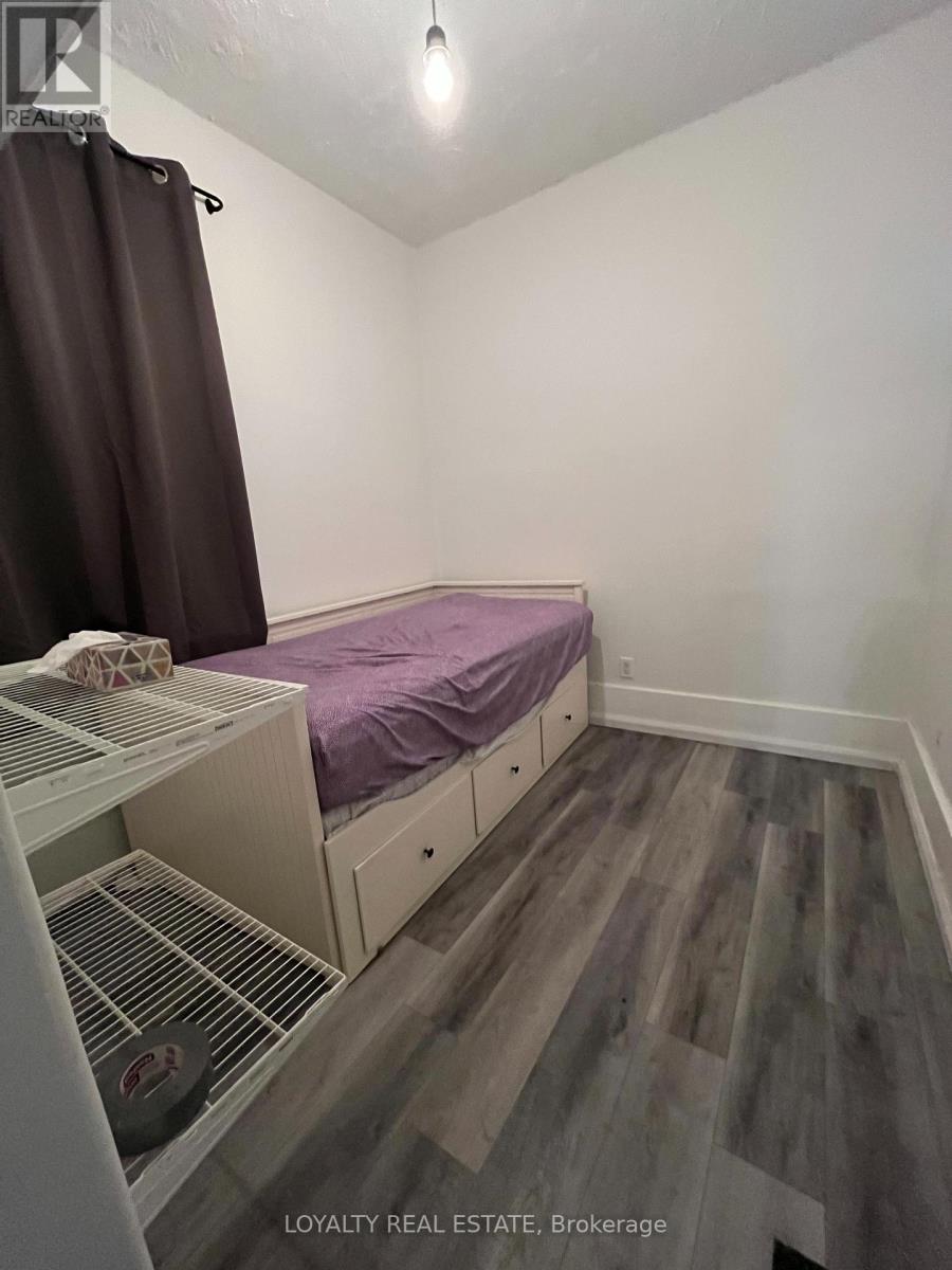 194 Victoria Street, Kingston, Ontario  K7L 3Y8 - Photo 2 - X12205325