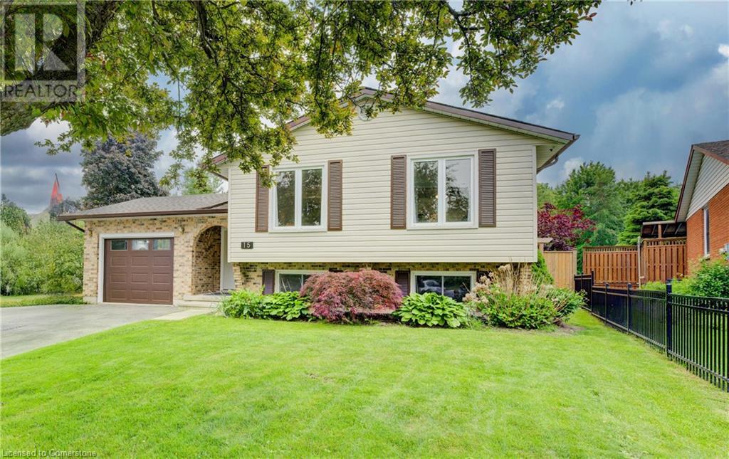 15 Silcox Place, Woodstock, Ontario  N4S 8M8 - Photo 1 - 40738564