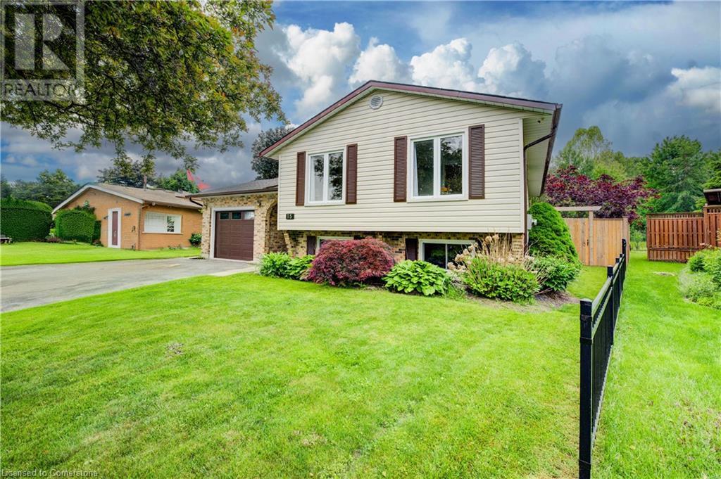 15 Silcox Place, Woodstock, Ontario  N4S 8M8 - Photo 2 - 40738564