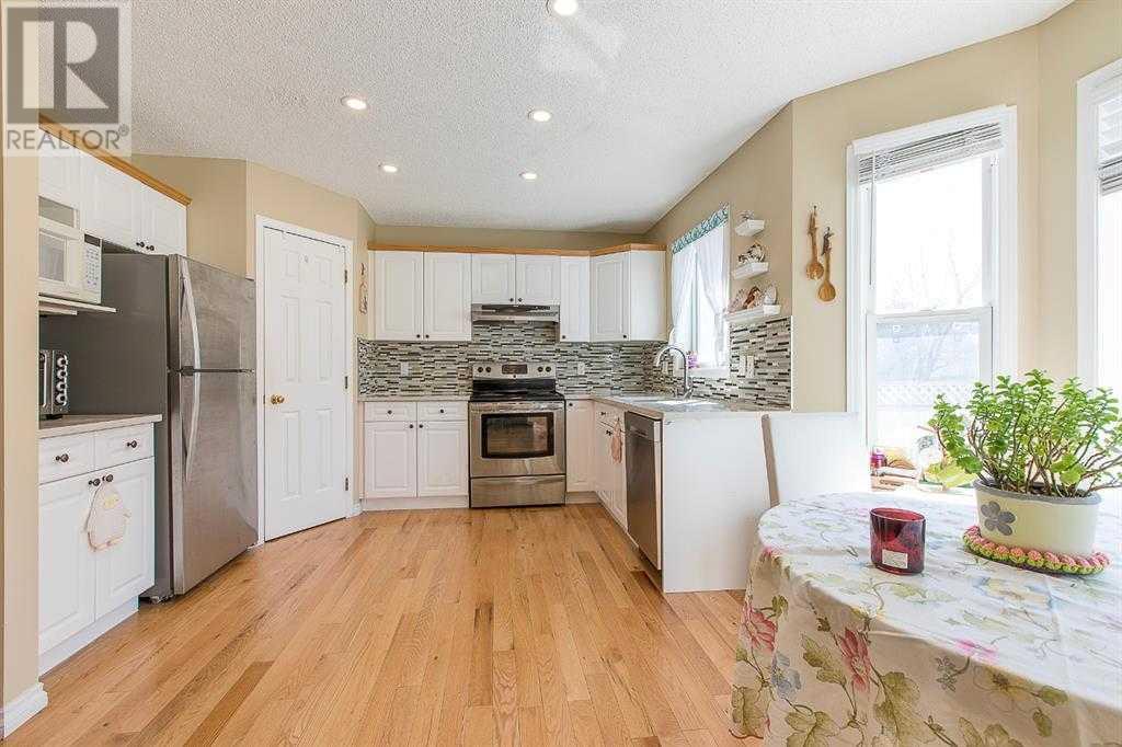 10665 Hidden Valley Drive Nw, Calgary, Alberta  T3A 5N3 - Photo 11 - A2207867