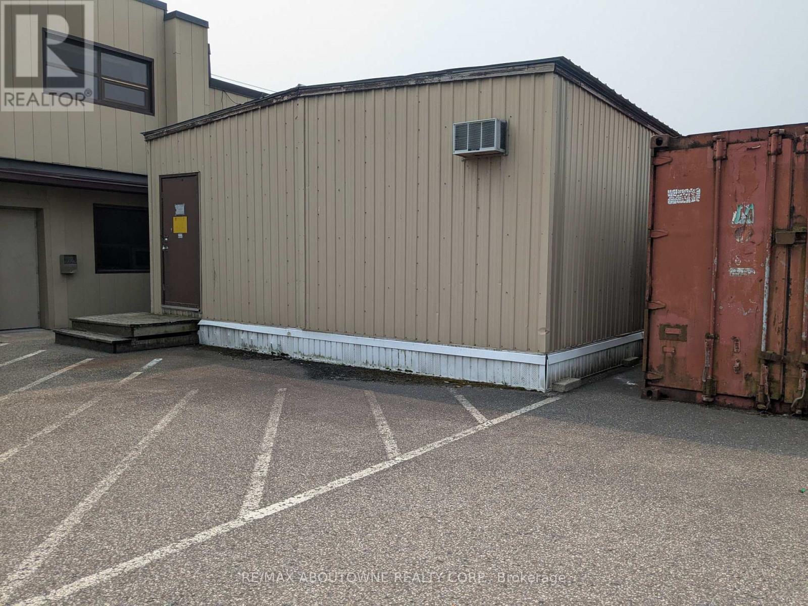 198 Welland Street, Port Colborne, Ontario  L3K 5V8 - Photo 3 - X12206222