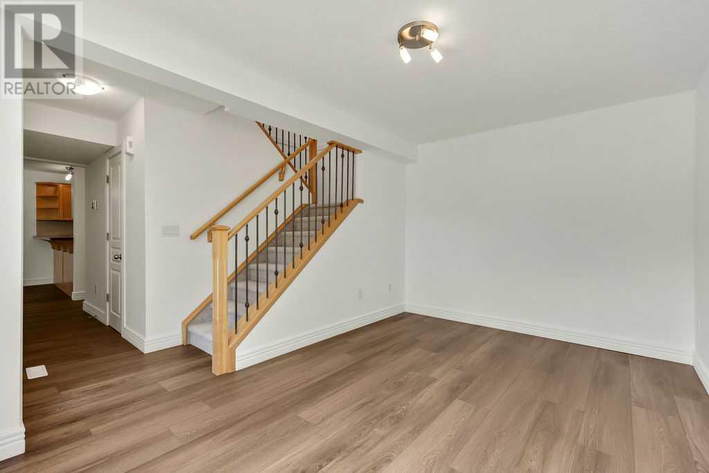 Property at 132, 46 Glamis Green SW image 5