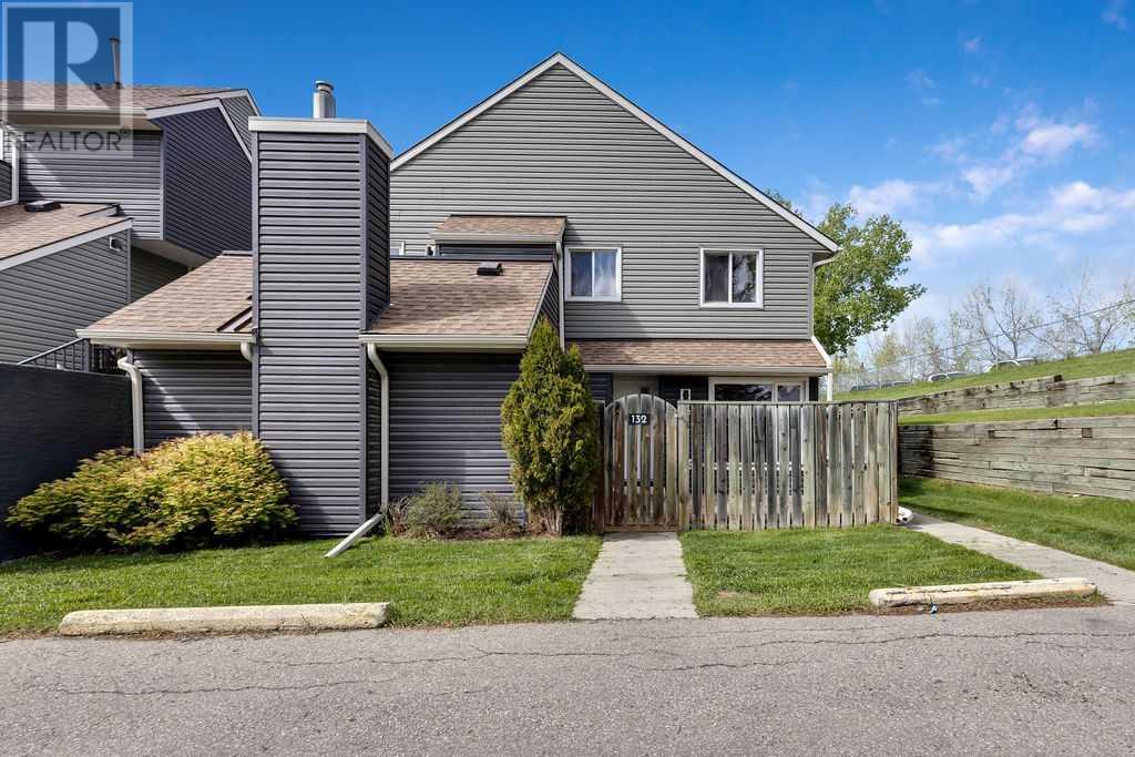 Property at 132, 46 Glamis Green SW image 1