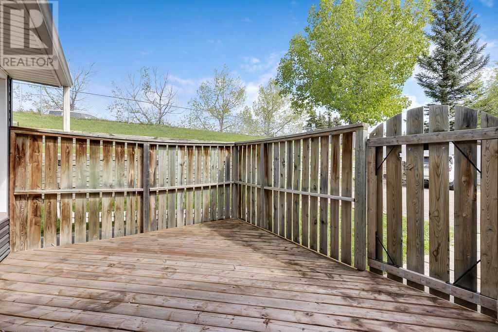 Property at 132, 46 Glamis Green SW image 3