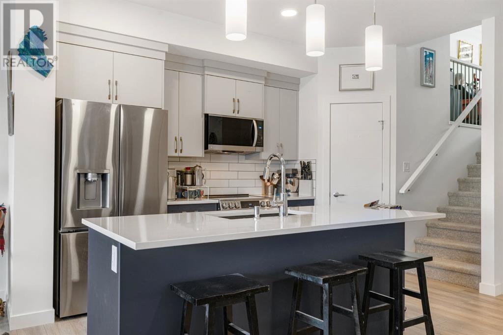 Property at 243 Heritage Heights image 3