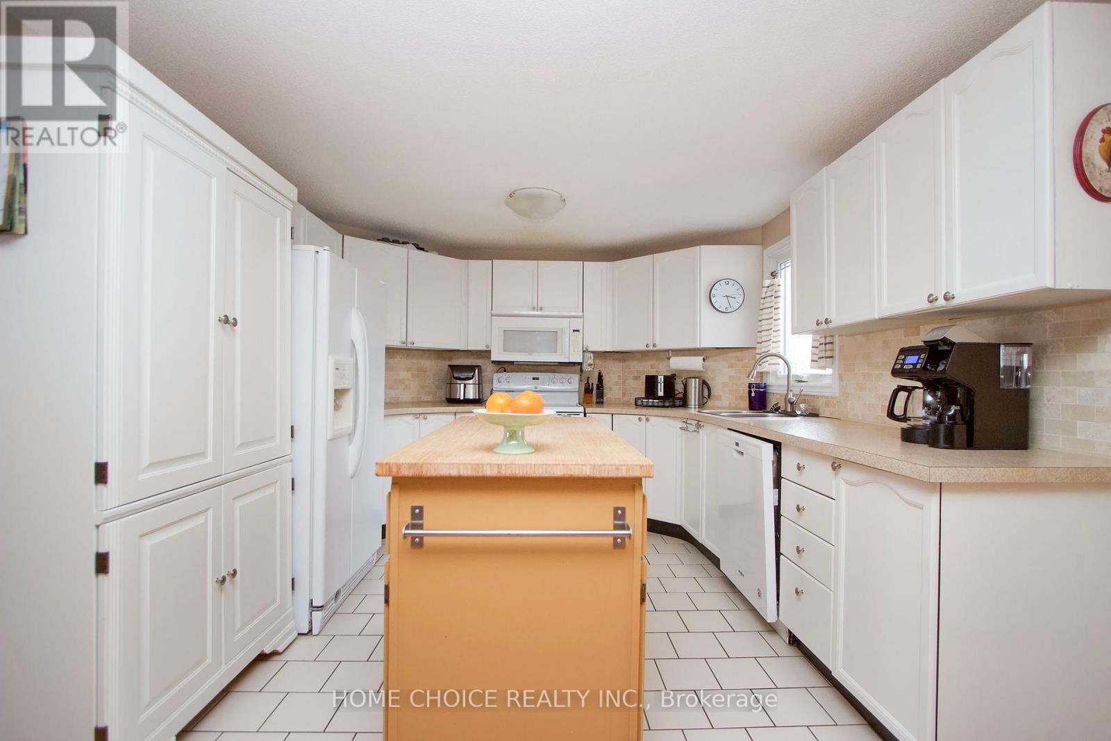 8 Seventh Hole Court, Clarington, Ontario  L1B 1B5 - Photo 8 - E12006208