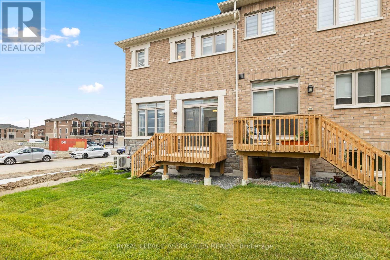 941 Grosbeak Trail, Pickering, Ontario  L1X 0P6 - Photo 38 - E12202492