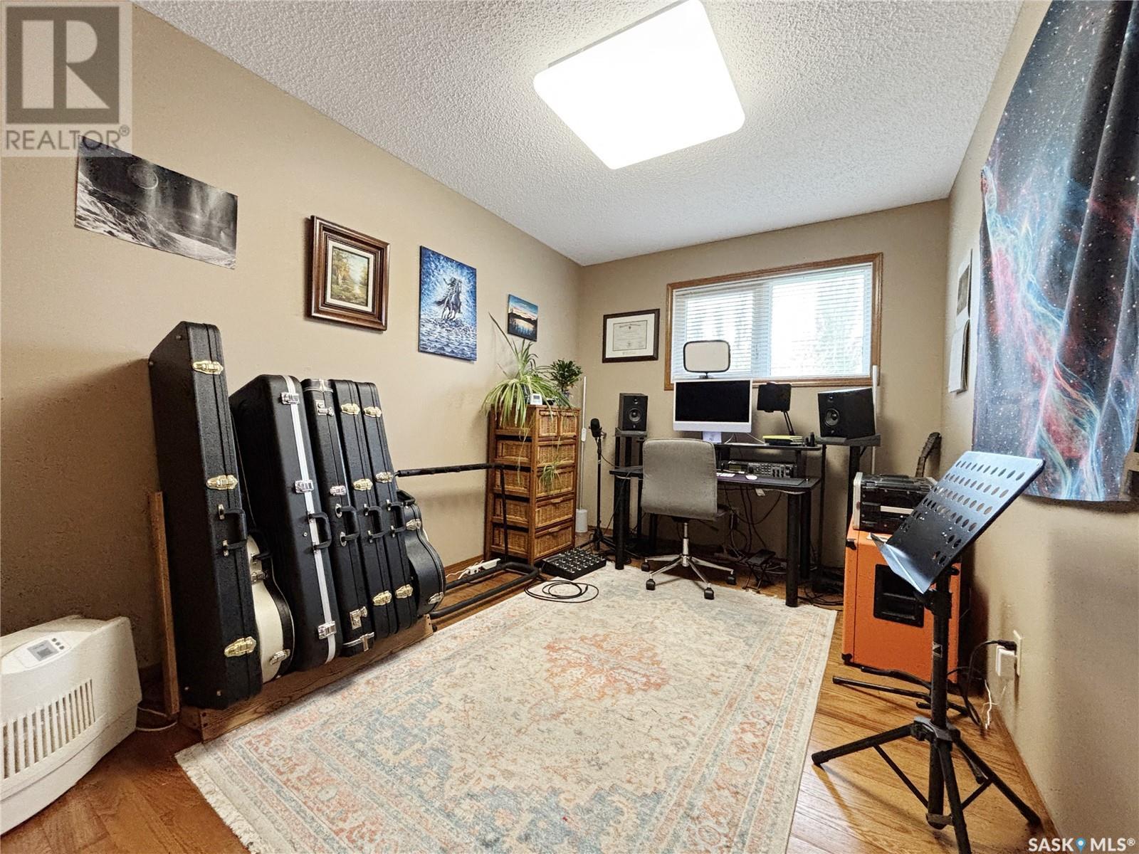215 Hogg Way, Saskatoon, Saskatchewan  S7N 3W4 - Photo 14 - SK008813