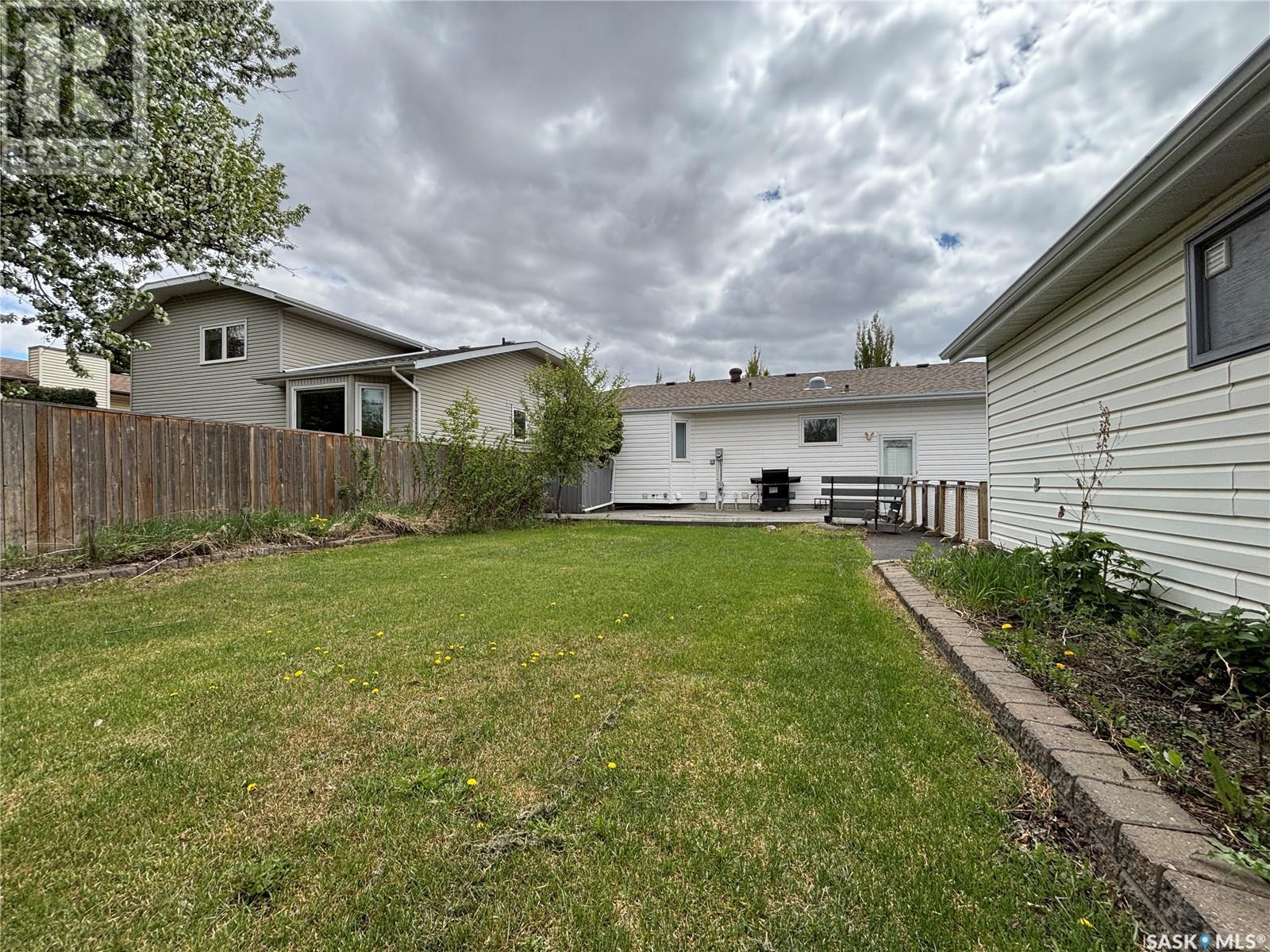 215 Hogg Way, Saskatoon, Saskatchewan  S7N 3W4 - Photo 34 - SK008813