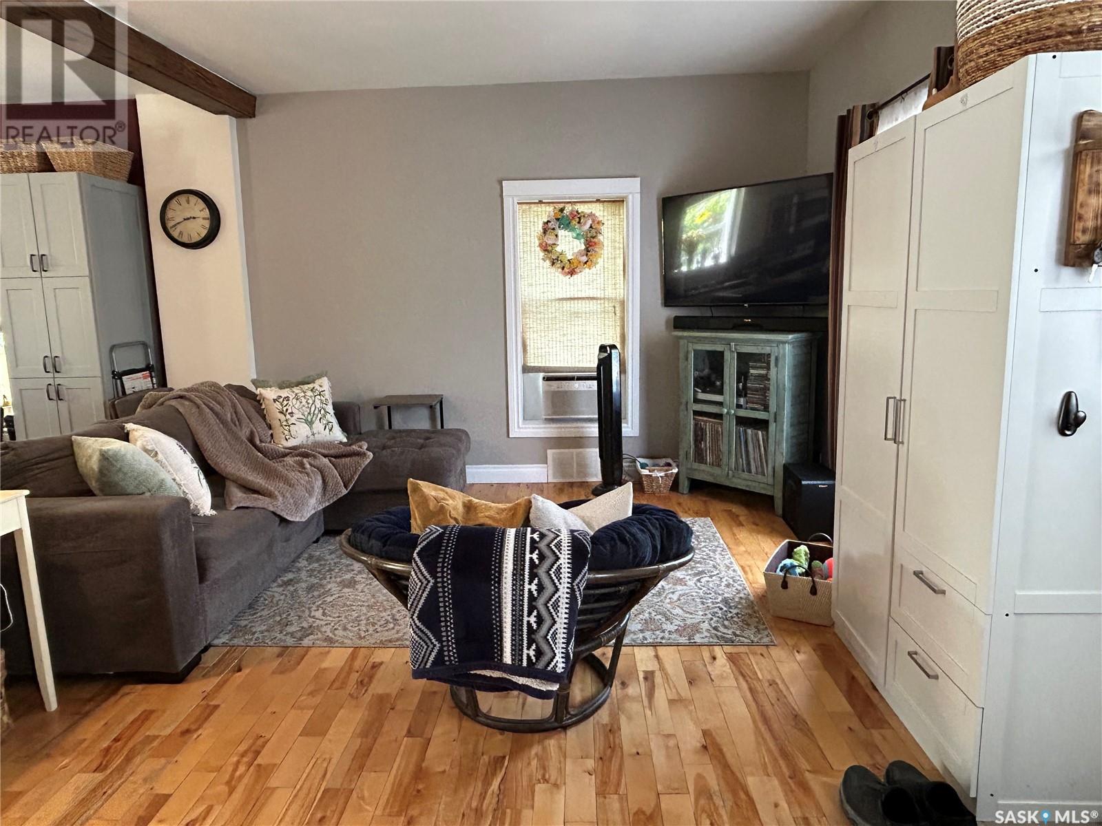 1018 3rd Street, Estevan, Saskatchewan  S4A 0R5 - Photo 4 - SK008773