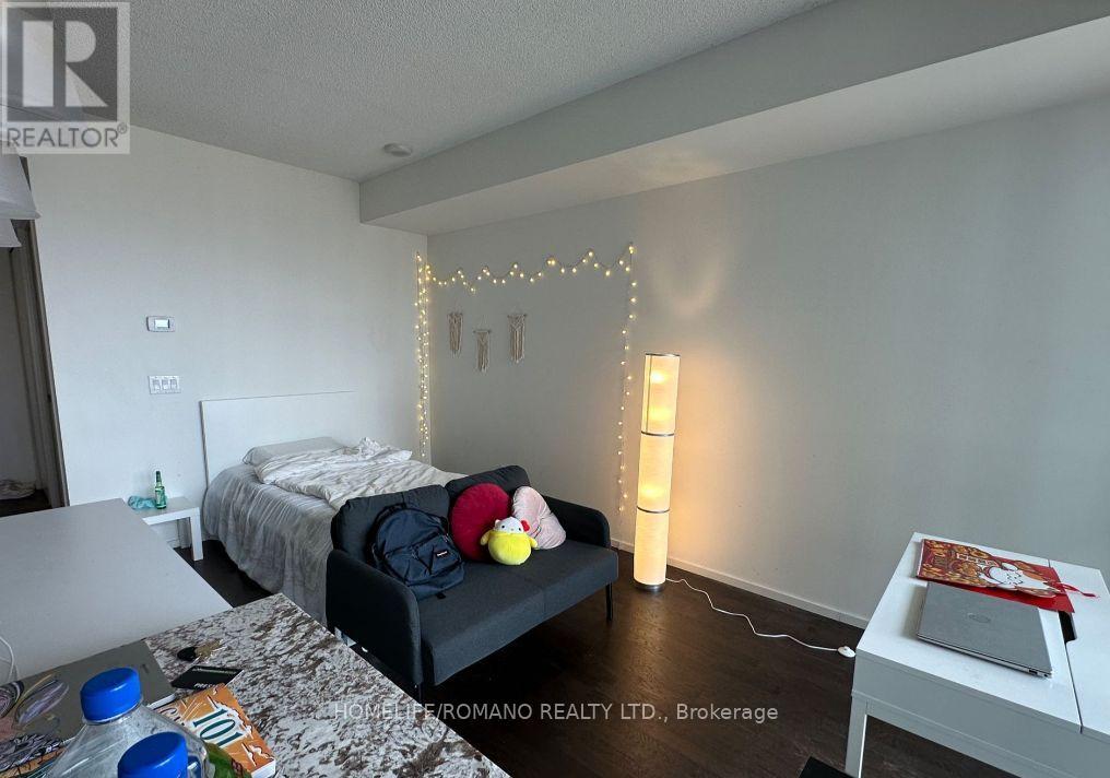 2809 - 101 Charles Street E, Toronto, Ontario  M4Y 0A9 - Photo 2 - C12151340
