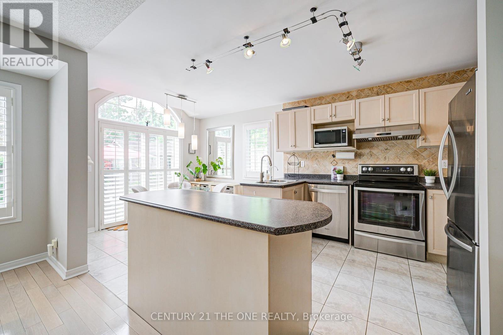20 Goldbrook Crescent, Richmond Hill, Ontario  L4S 1V4 - Photo 11 - N12199446