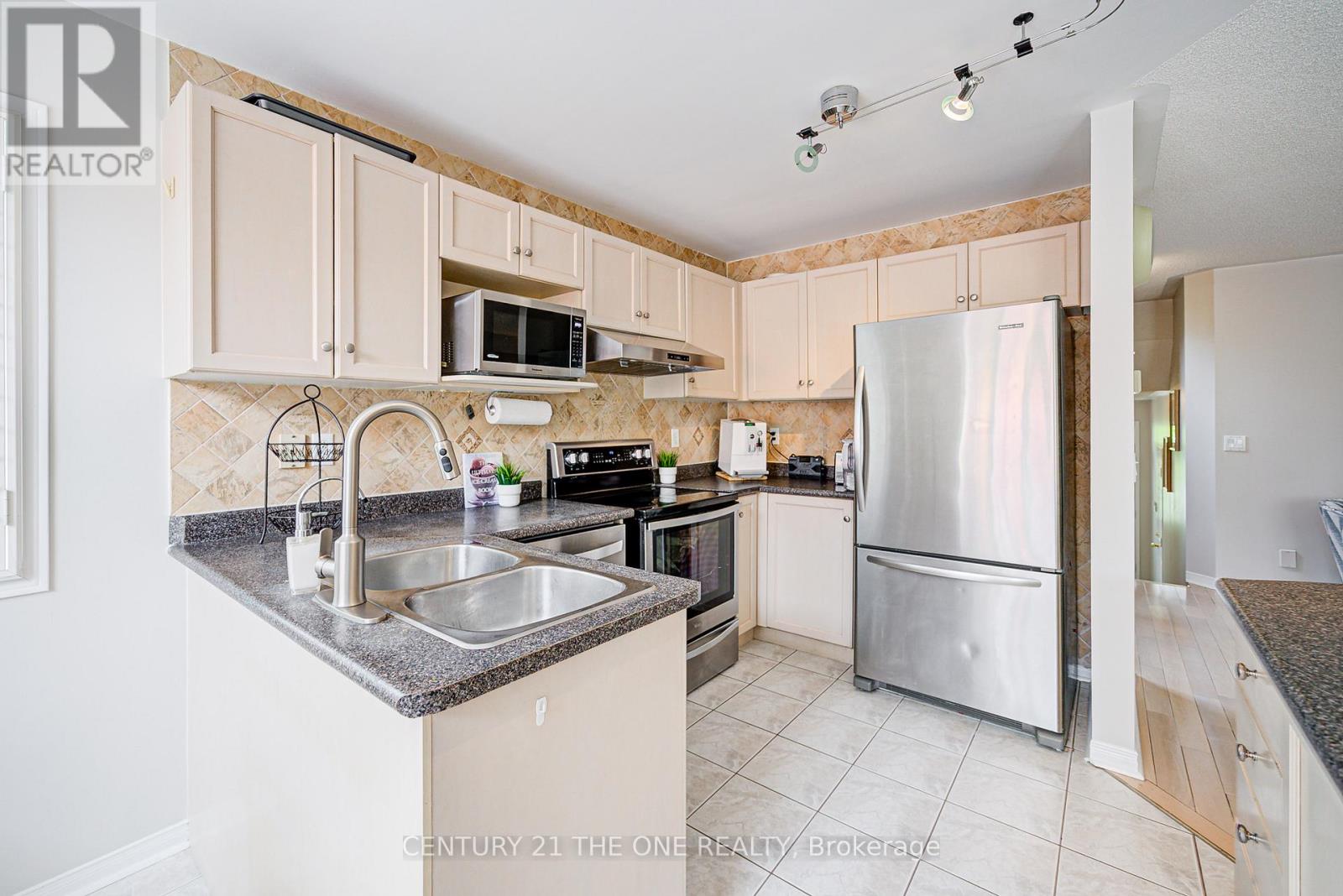20 Goldbrook Crescent, Richmond Hill, Ontario  L4S 1V4 - Photo 8 - N12199446