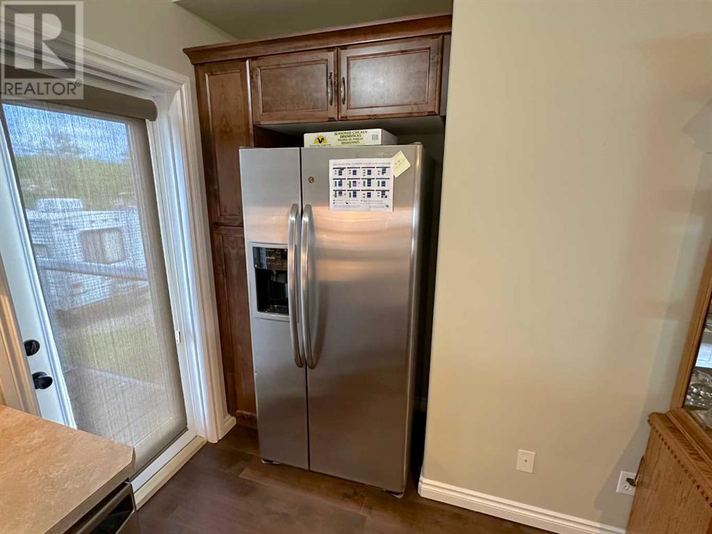 4406 58 Streetclose, Rocky Mountain House, Alberta  T4T 0A1 - Photo 6 - A2225972