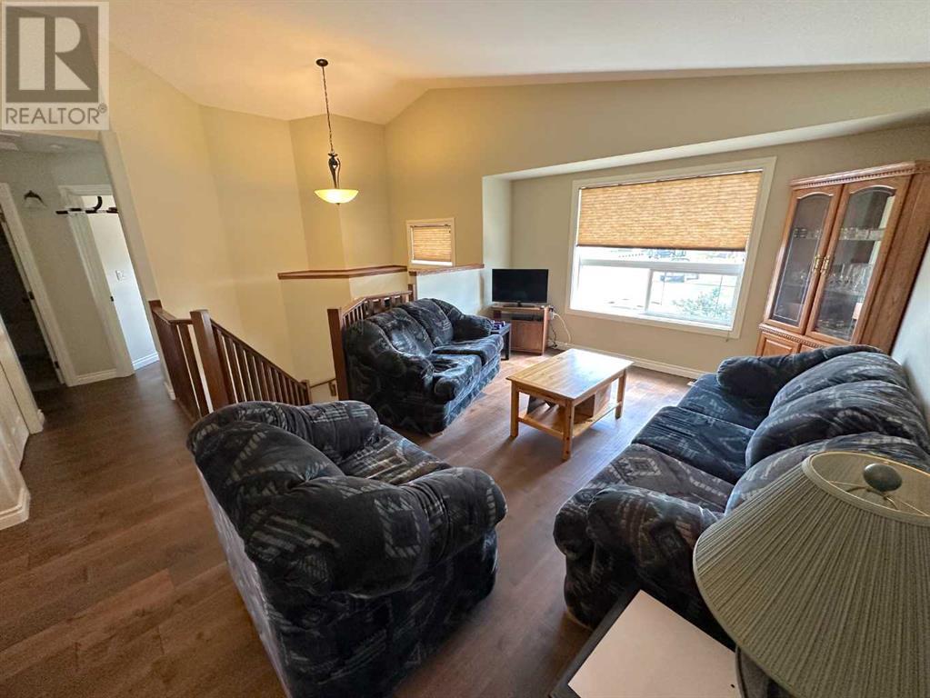 4406 58 Streetclose, Rocky Mountain House, Alberta  T4T 0A1 - Photo 11 - A2225972