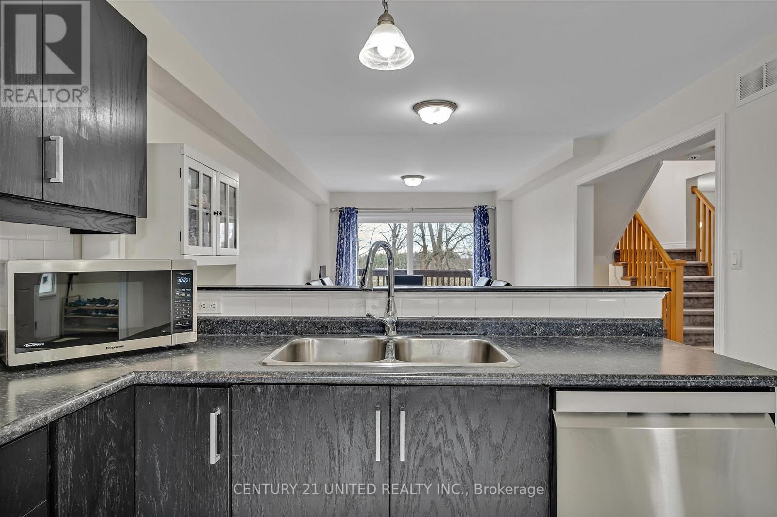 561 Grange Way, Peterborough North, Ontario  K9H 0G7 - Photo 8 - X12206386
