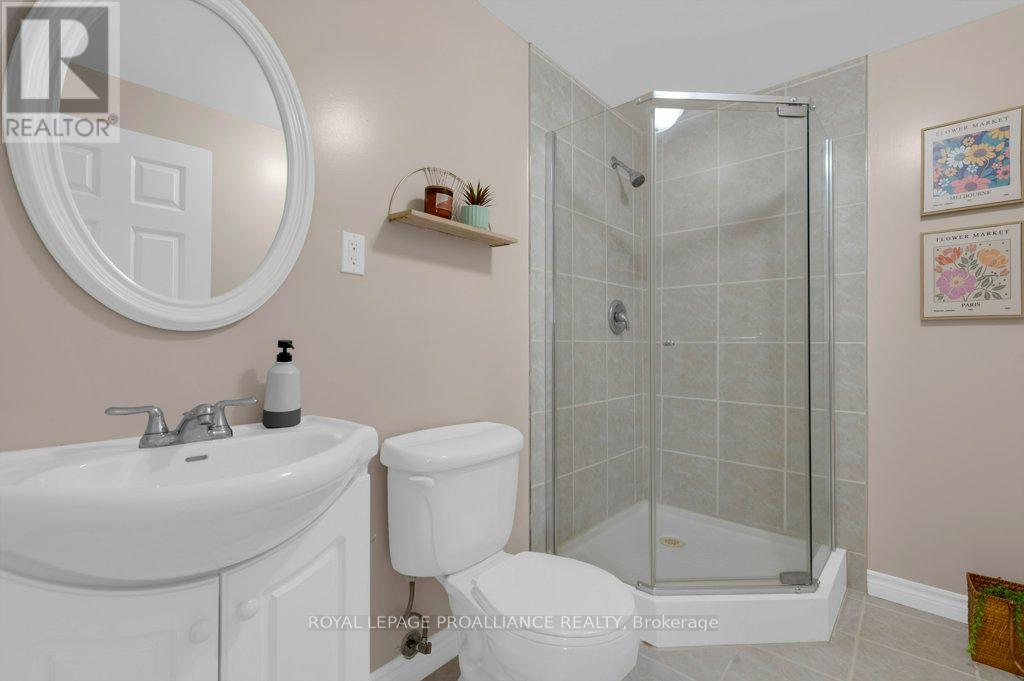 17 Stonegate Crescent, Quinte West, Ontario  K0K 2C0 - Photo 29 - X12206399