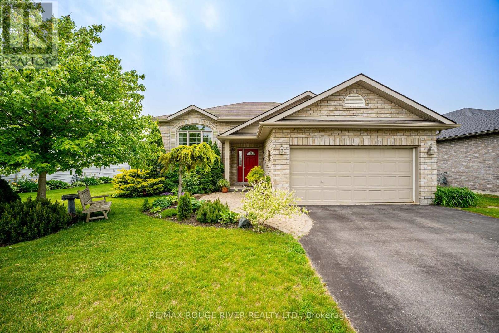 21 BEACON DRIVE, Brighton, Ontario