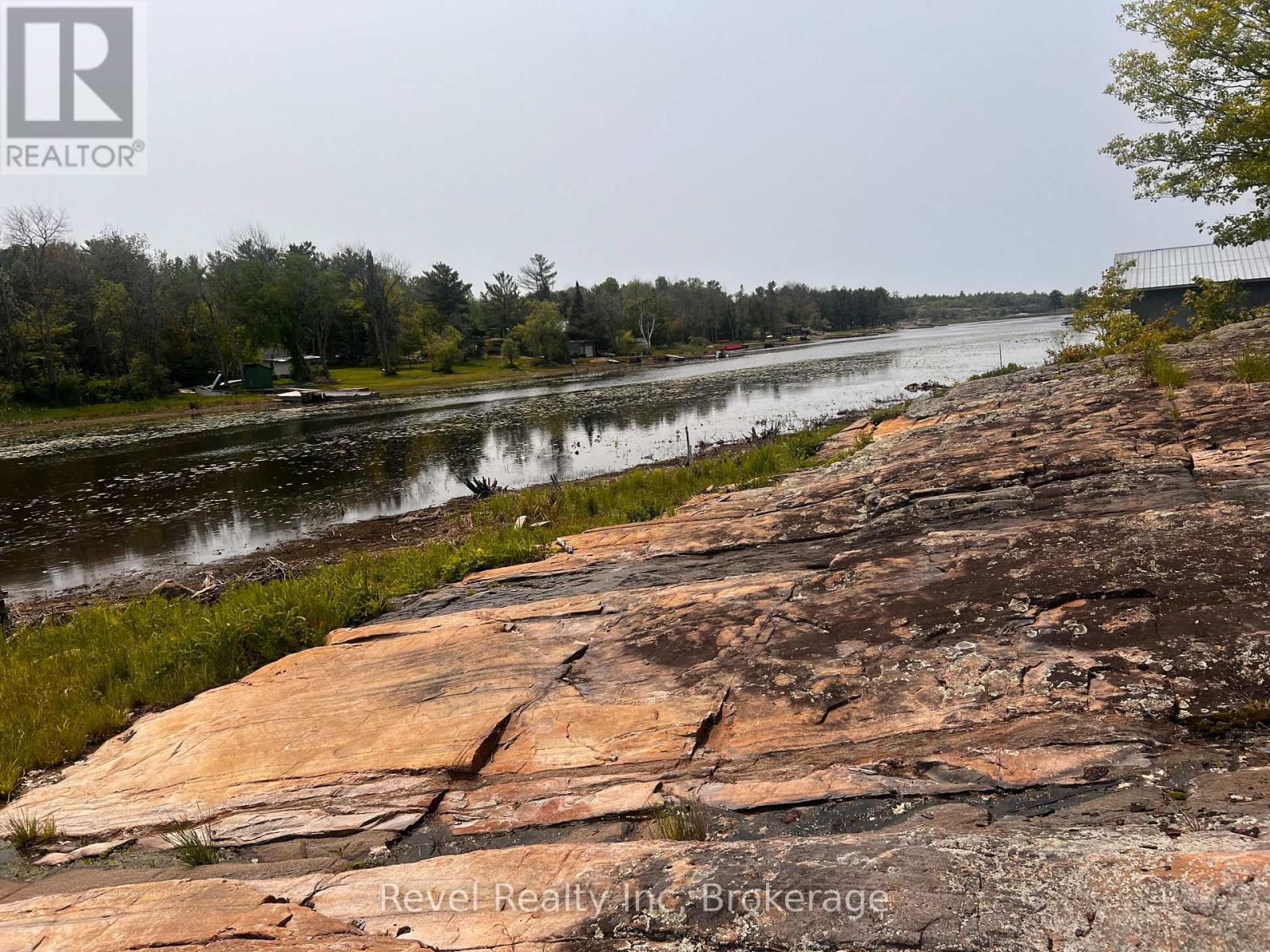 40 Wawanaisa Road, Carling, Ontario  P0G 1G0 - Photo 2 - X12199572