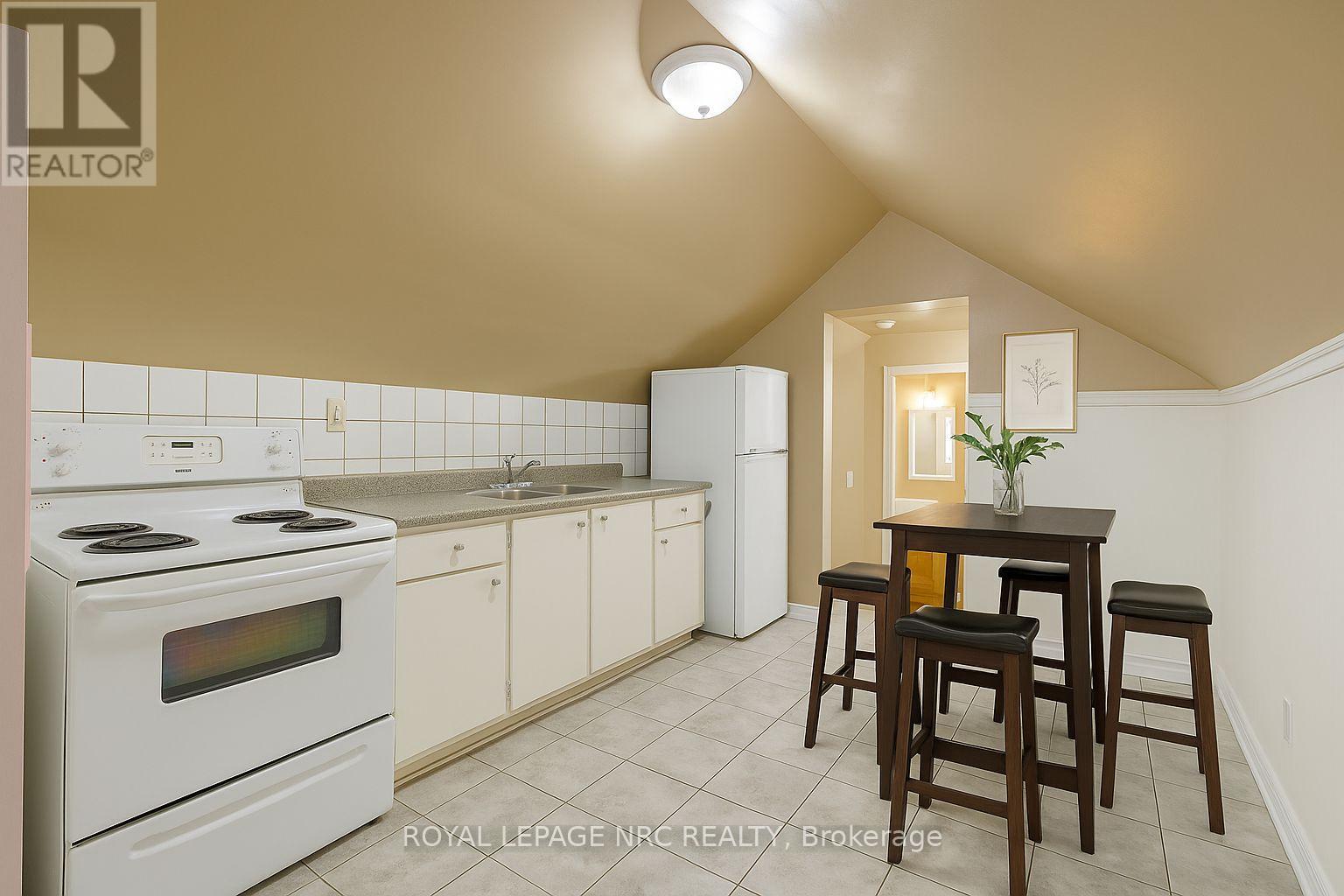 4160 Dorchester Road, Niagara Falls (Morrison), Ontario  L2E 6N2 - Photo 13 - X12206457