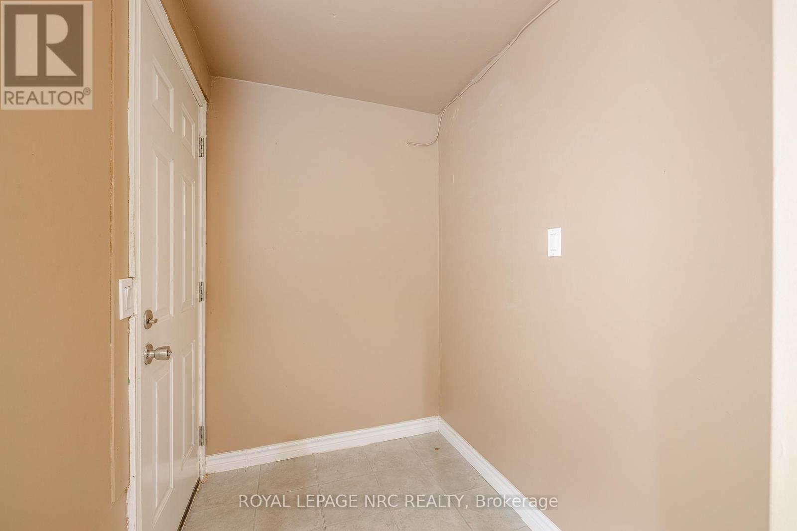 4160 Dorchester Road, Niagara Falls (Morrison), Ontario  L2E 6N2 - Photo 14 - X12206457