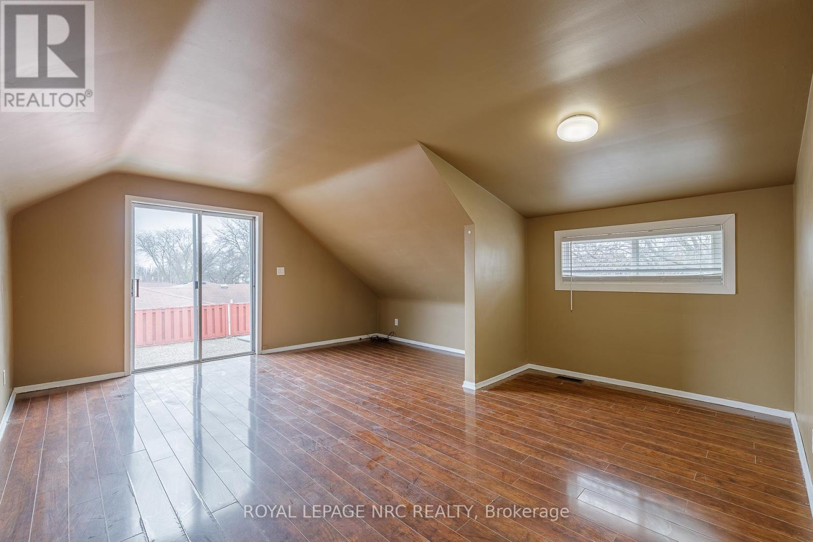 4160 Dorchester Road, Niagara Falls (Morrison), Ontario  L2E 6N2 - Photo 20 - X12206457
