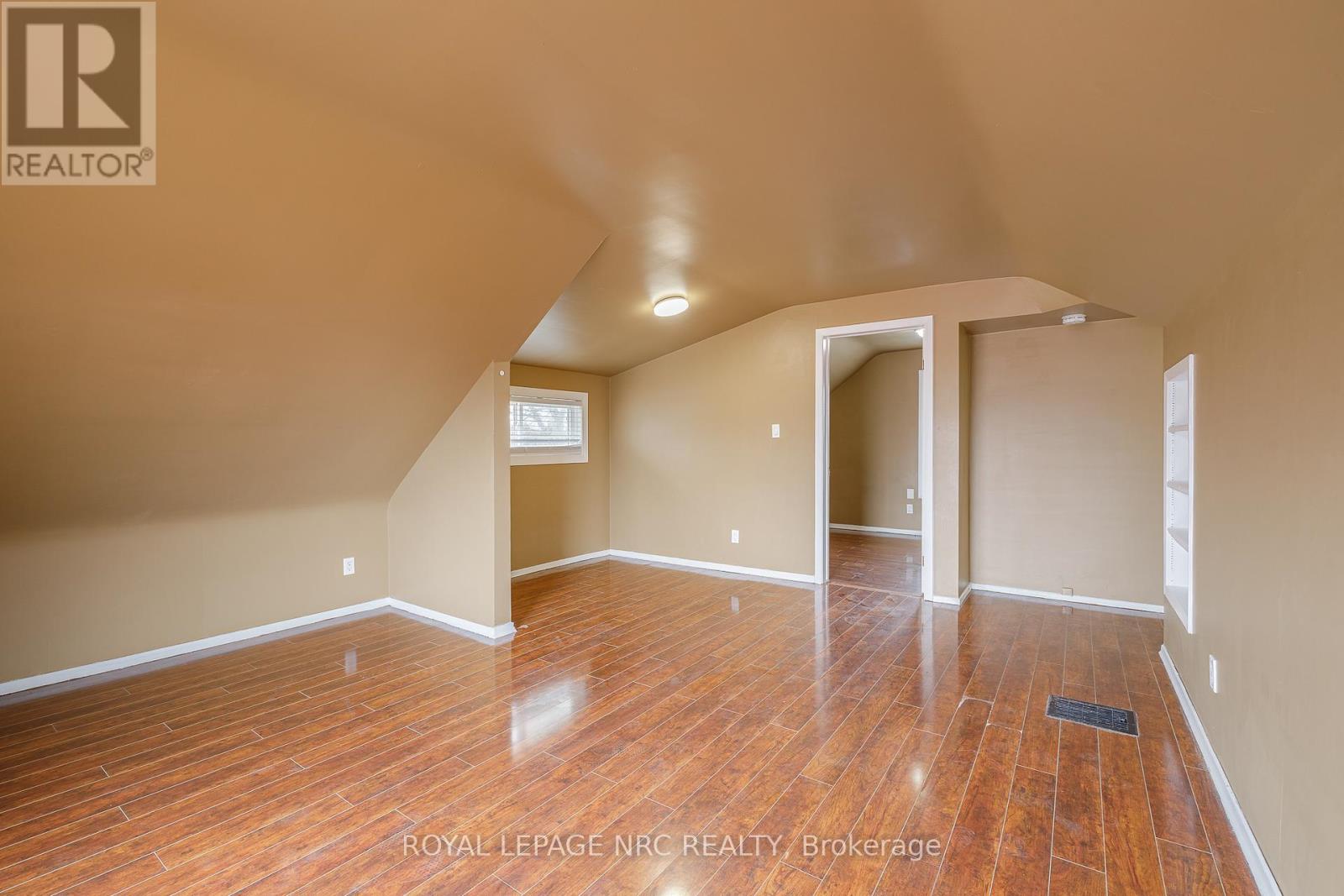 4160 Dorchester Road, Niagara Falls (Morrison), Ontario  L2E 6N2 - Photo 21 - X12206457