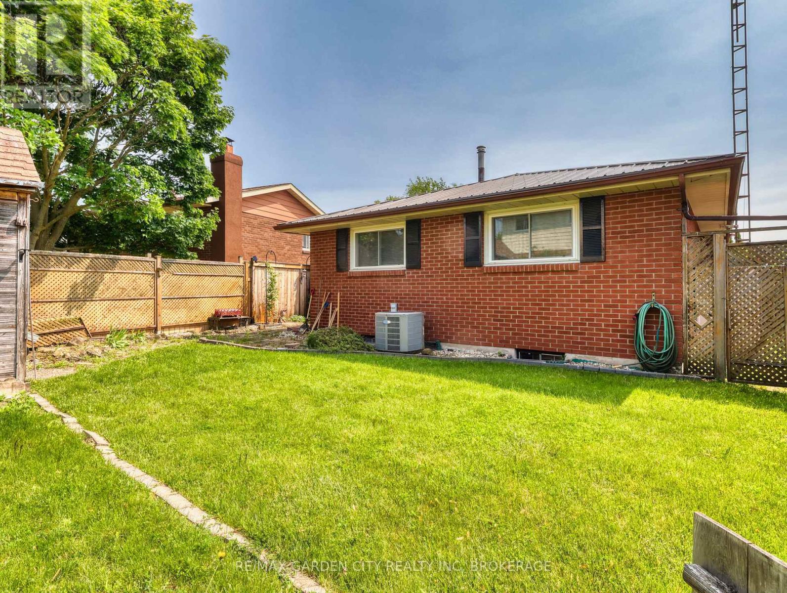 101 Keefer Road, Thorold, Ontario  L2V 4M8 - Photo 9 - X12206488