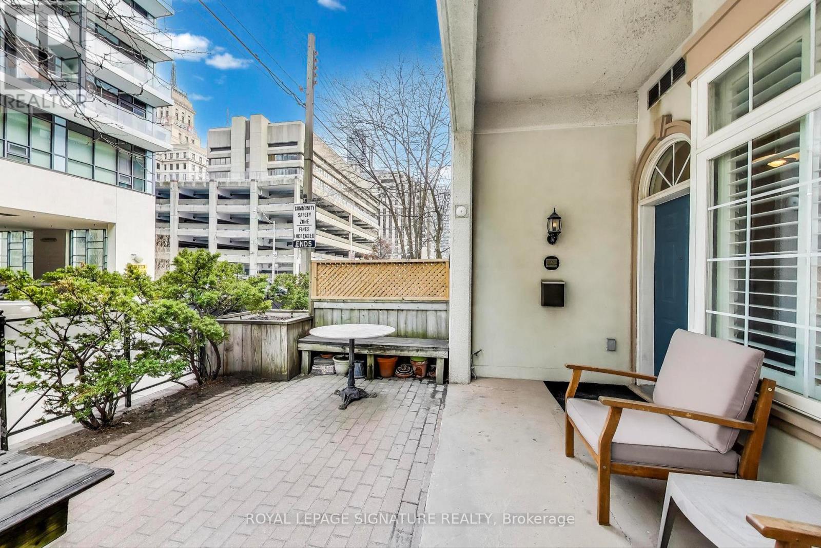 72 St. Patrick Street, Toronto, Ontario  M5T 1V1 - Photo 13 - C12206278