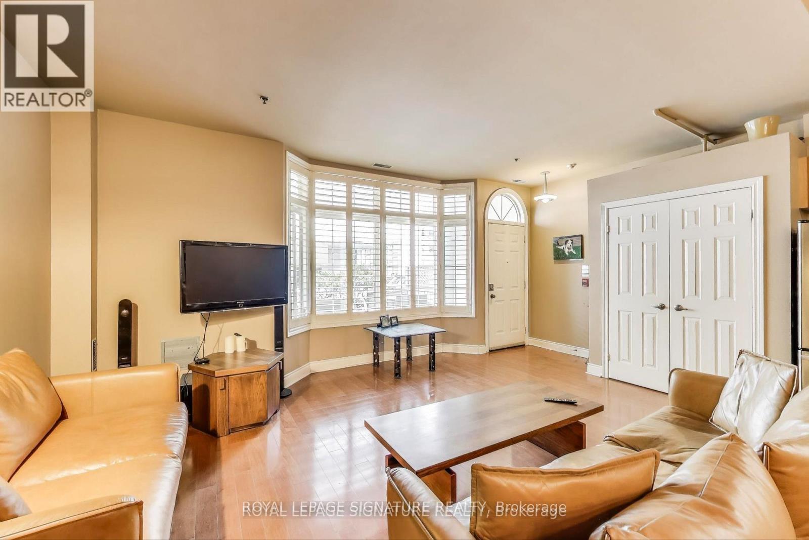72 St. Patrick Street, Toronto, Ontario  M5T 1V1 - Photo 3 - C12206278