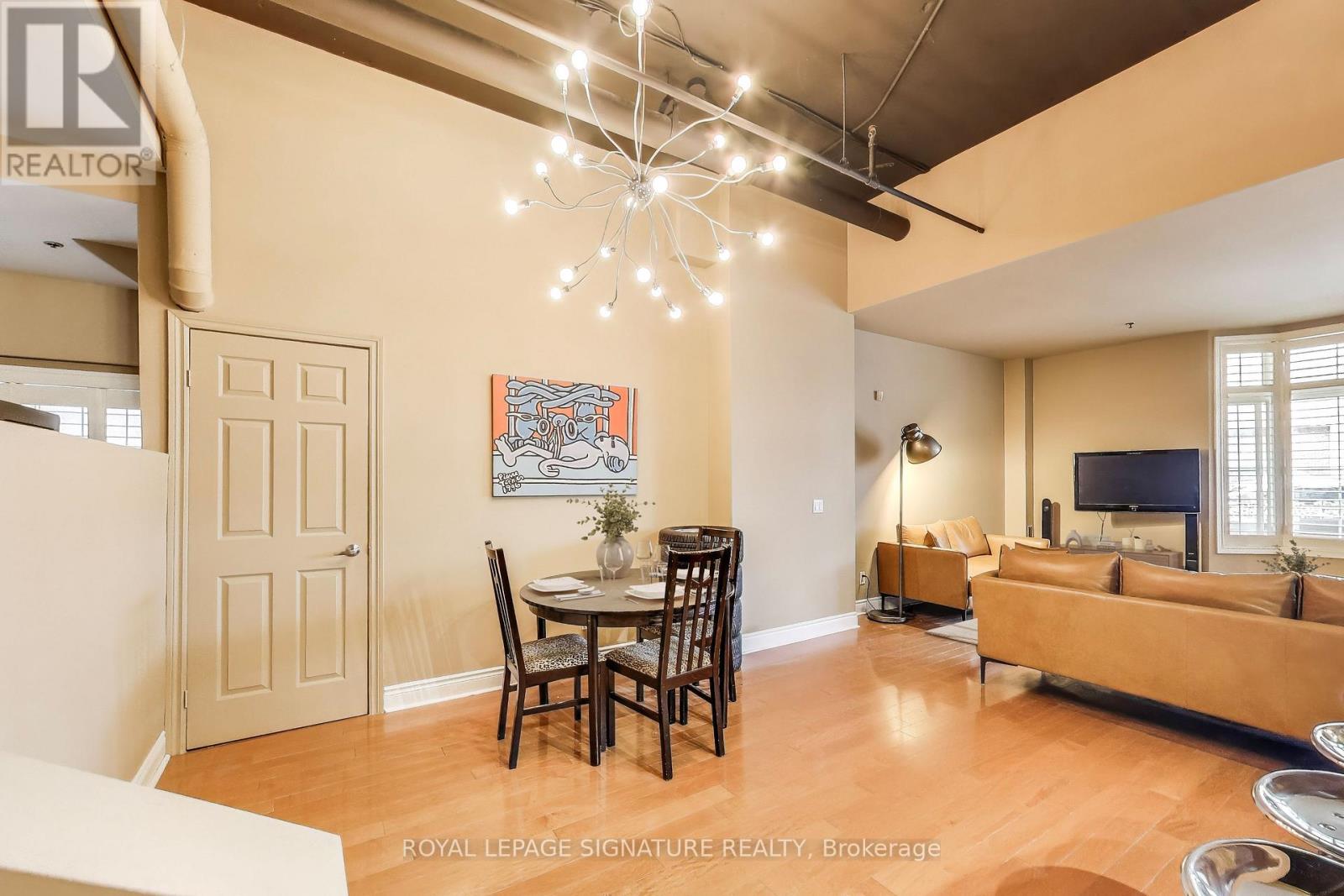72 St. Patrick Street, Toronto, Ontario  M5T 1V1 - Photo 7 - C12206278