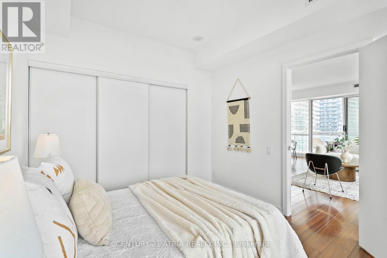 908 - 30 Canterbury Place, Toronto (Willowdale West), Ontario  M2N 0B9 - Photo 24 - C12206279