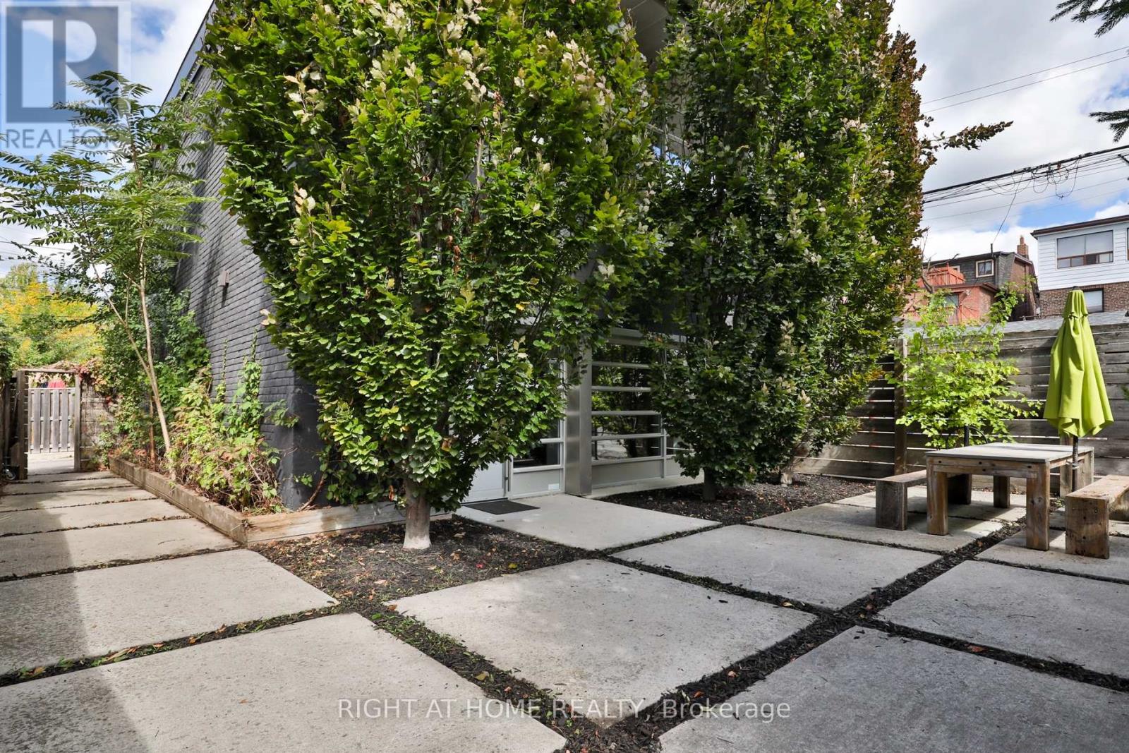 660r College Street, Toronto, Ontario  M6G 1B8 - Photo 15 - C12206319