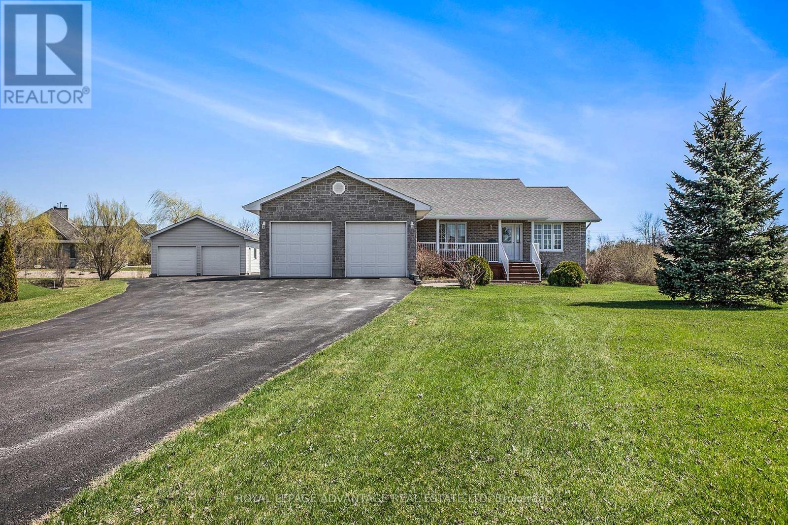 521 Crain Drive, Drummond/north Elmsley, Ontario  K7H 3C9 - Photo 2 - X12206390