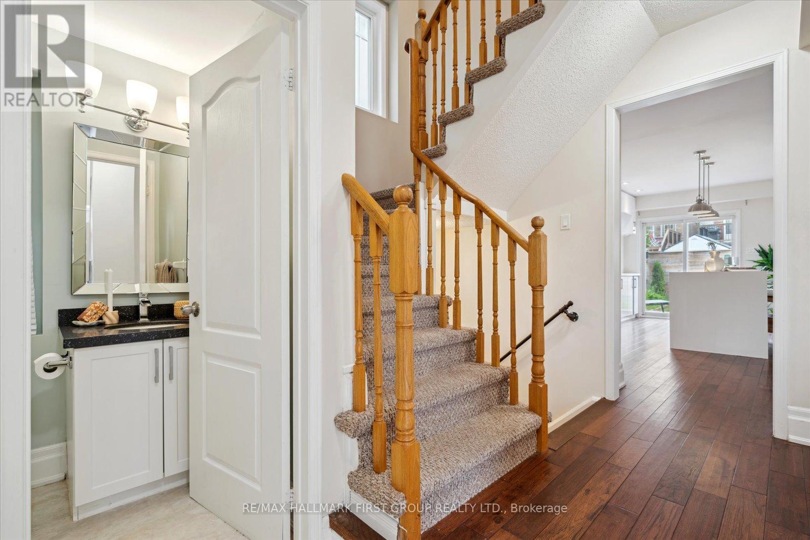 27 Shenandoah Drive, Whitby, Ontario  L1P 1S9 - Photo 4 - E12206281