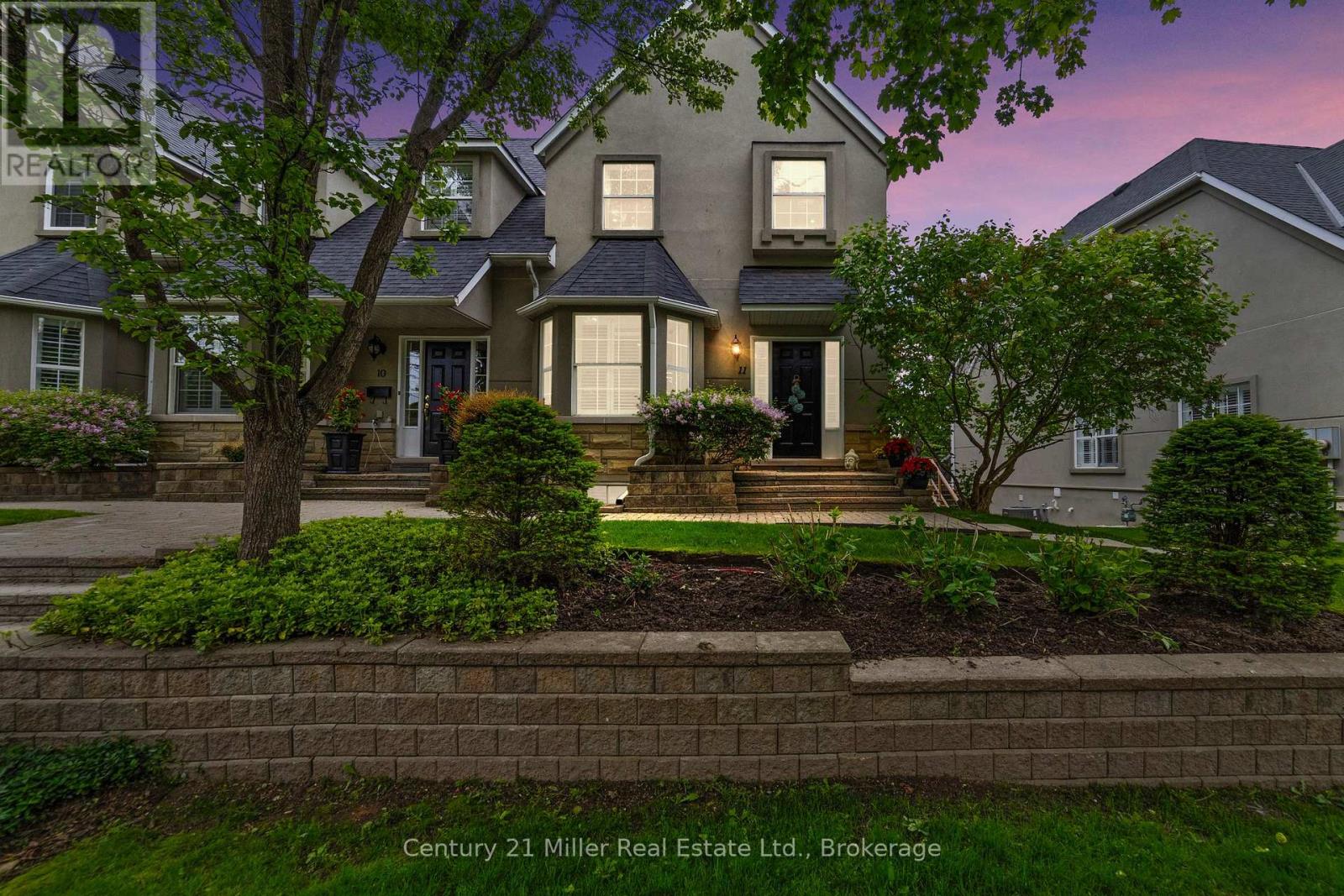 11 - 1061 North Shore Boulevard E, Burlington, Ontario  L7T 1X9 - Photo 1 - W12206403
