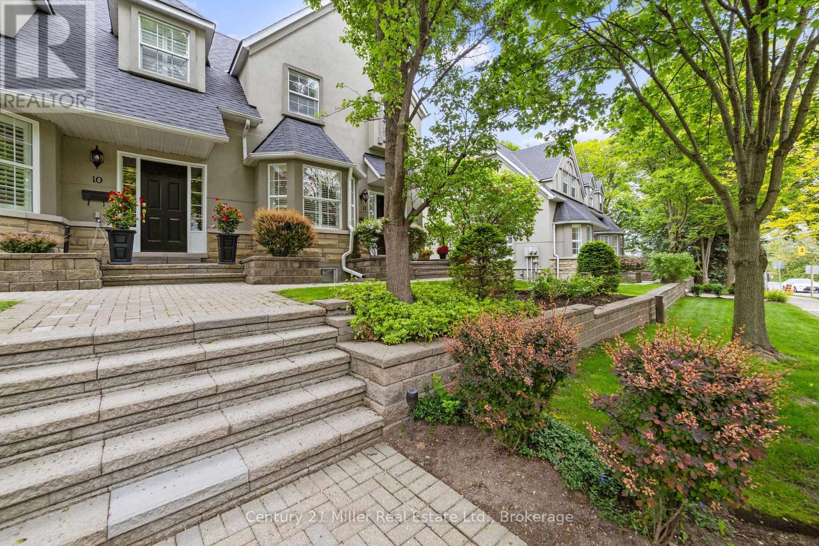 11 - 1061 North Shore Boulevard E, Burlington, Ontario  L7T 1X9 - Photo 3 - W12206403